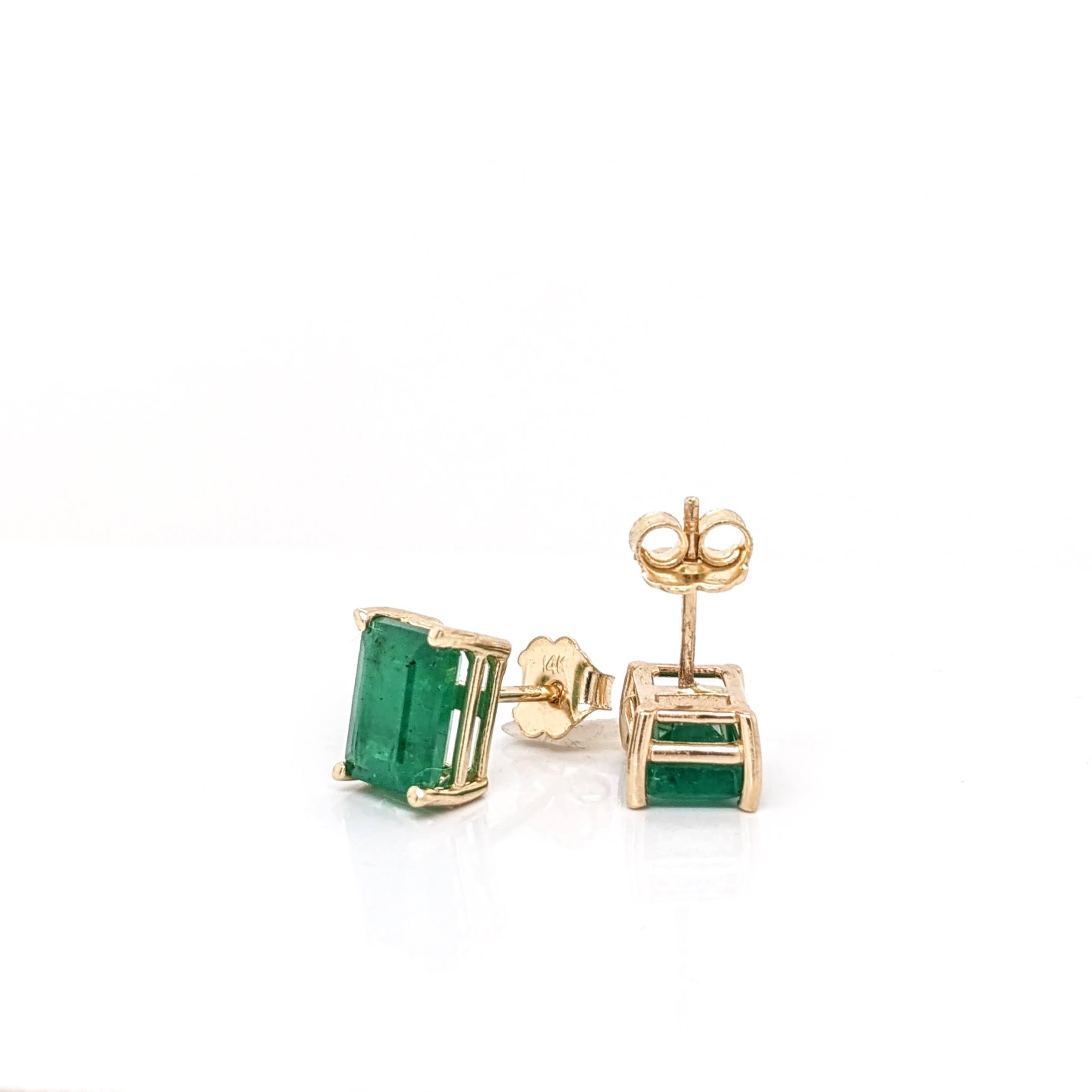 Taille émeraude Clous d'oreilles solitaires en or massif 14 carats taille émeraude 7 x 5 mm en vente