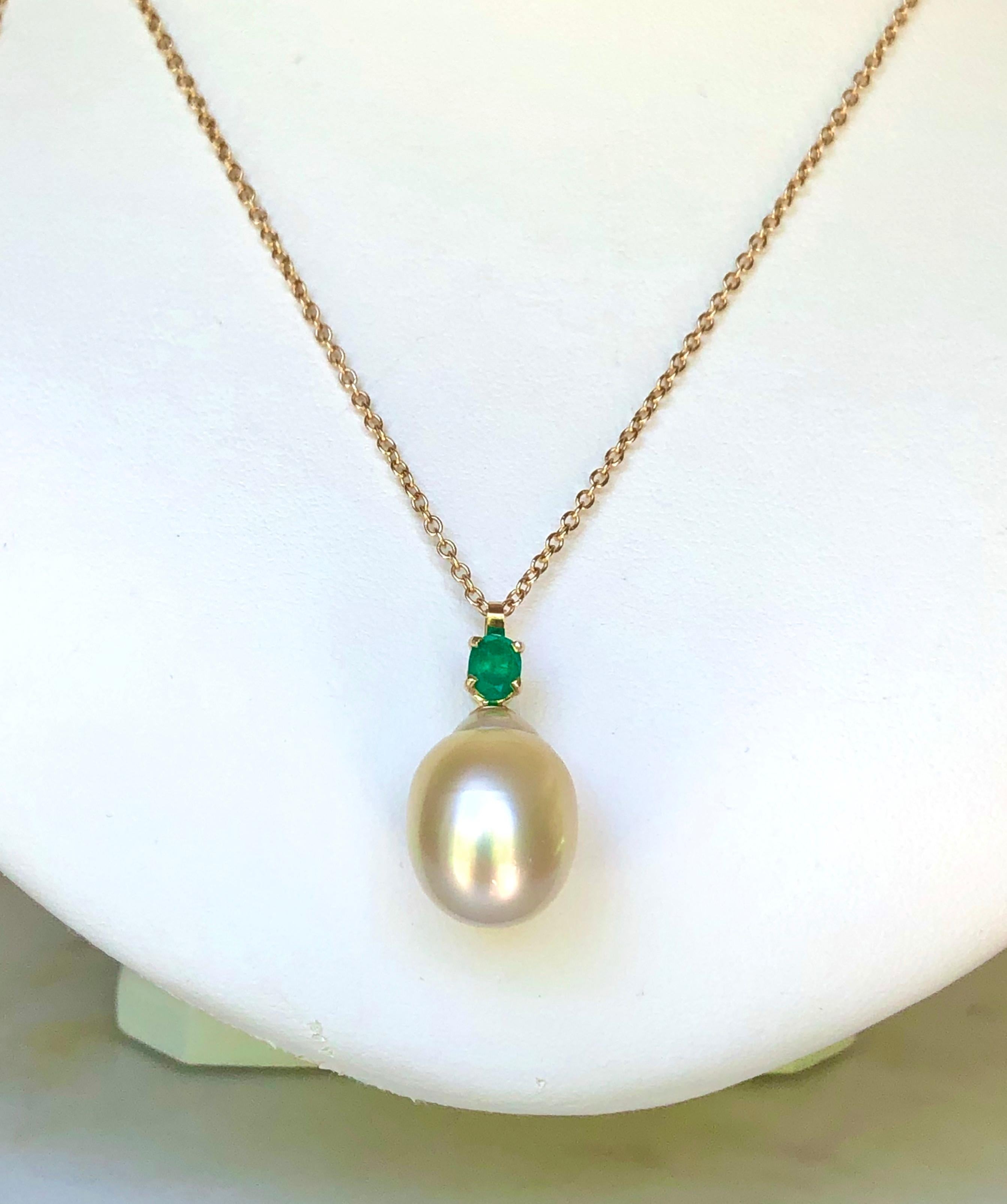 Oval Cut Emerald South Sea Pearl Pendant Necklace 18 Karat