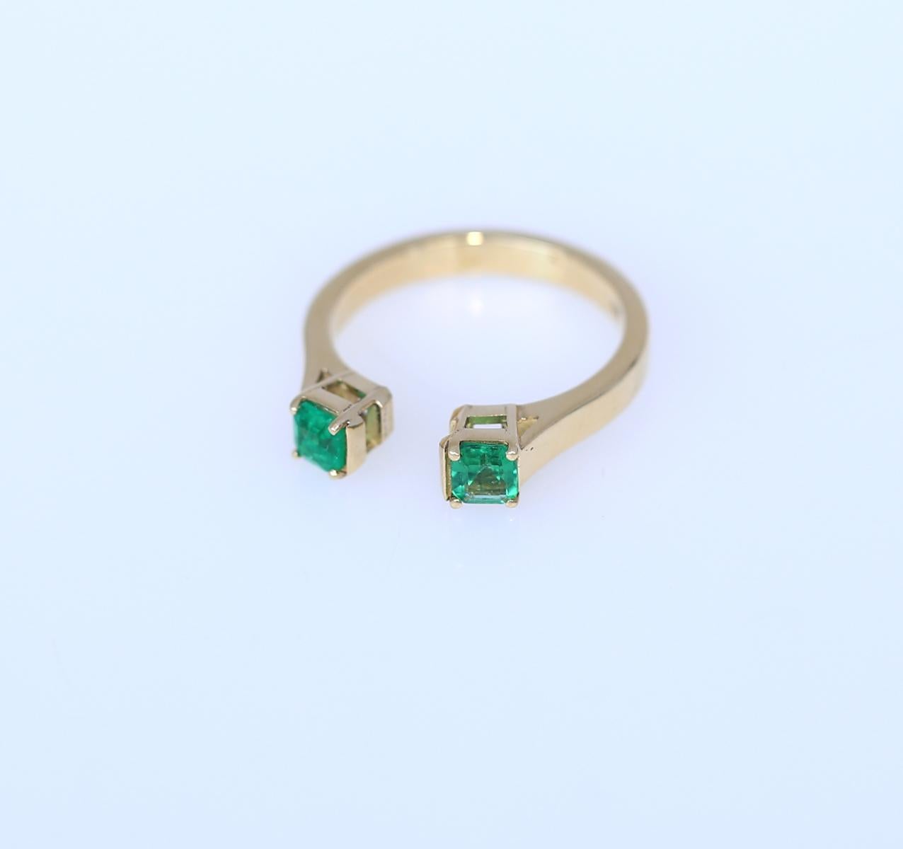 Emerald Square Cut Invisible 18K Yellow Gold Ring Horseshoe, 2000 2