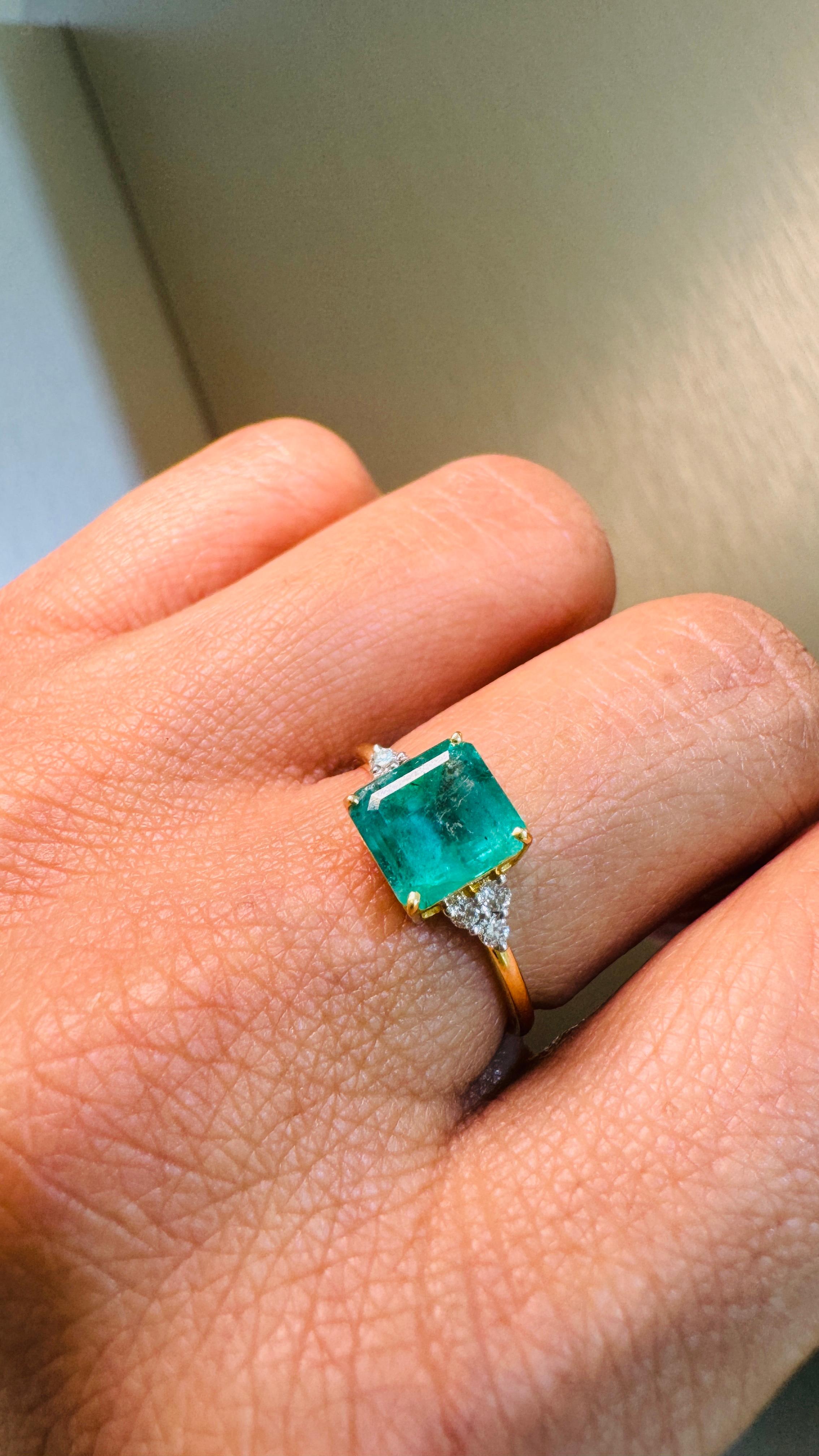 Contemporain Bague carrée et diamants en or jaune 18 carats en vente