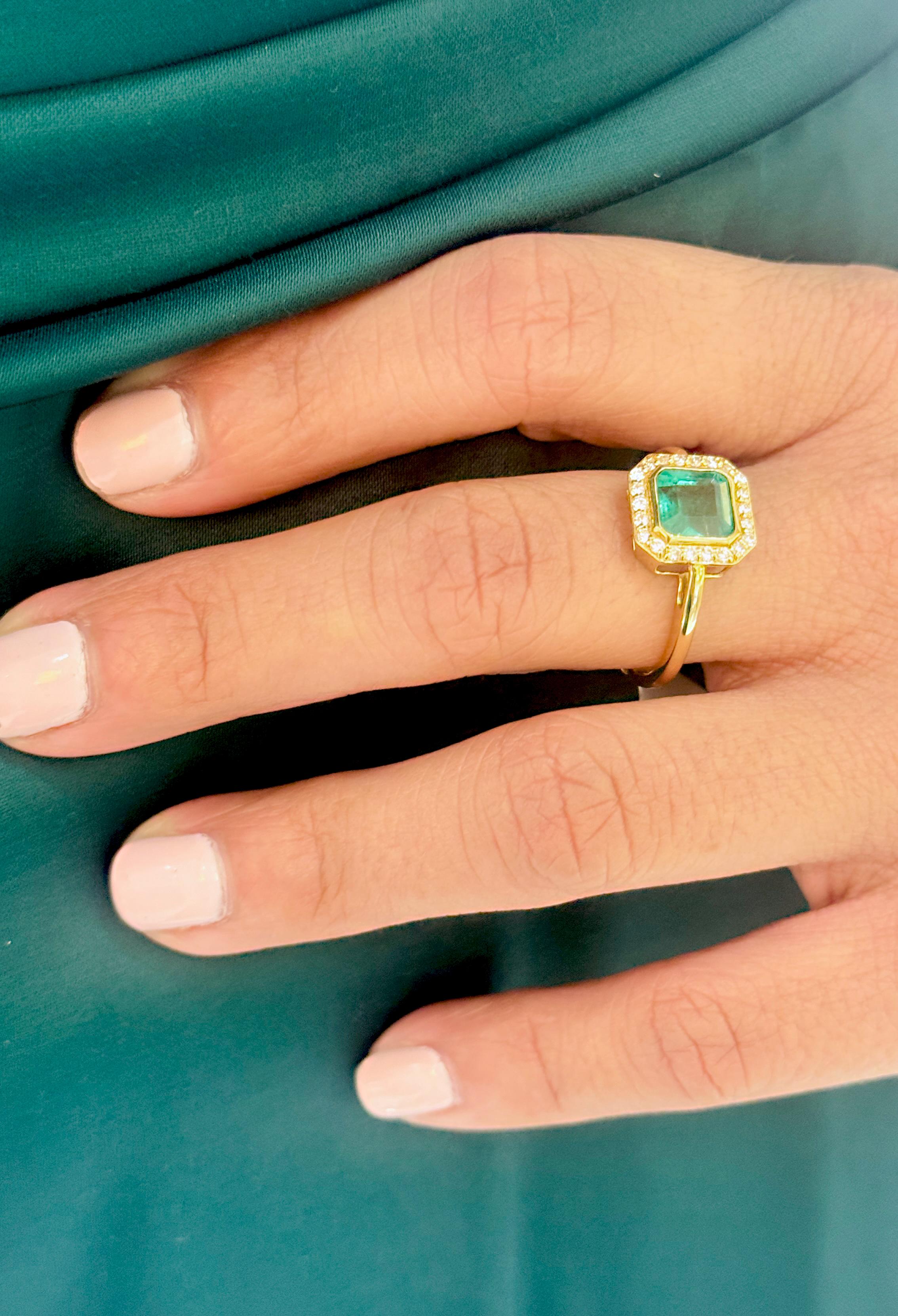 Bague carrée et diamants en or jaune 18 carats Neuf - En vente à Coral Gables, FL