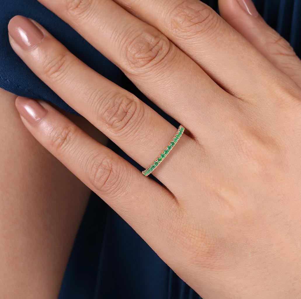 Im Angebot: Smaragd Stapelbarer 2mm Band 14K Gold Mai Geburtsstein Stapelring LR50889 mit Smaragd () 8