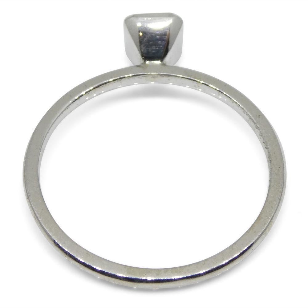 Kolumbianischer Smaragd-Stacker-Ring aus 10 Karat Weißgold für Damen oder Herren im Angebot