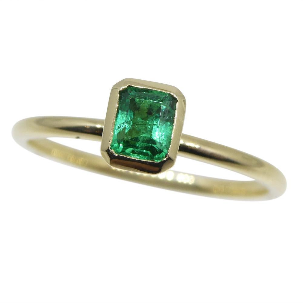 Women's or Men's Colombian Emerald Stacker Ring set in 10kt Yellow Gold For Sale