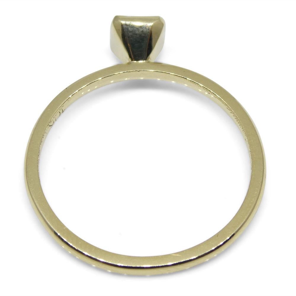 Kolumbianischer Smaragd-Stacker-Ring aus 10 Karat Gelbgold für Damen oder Herren im Angebot