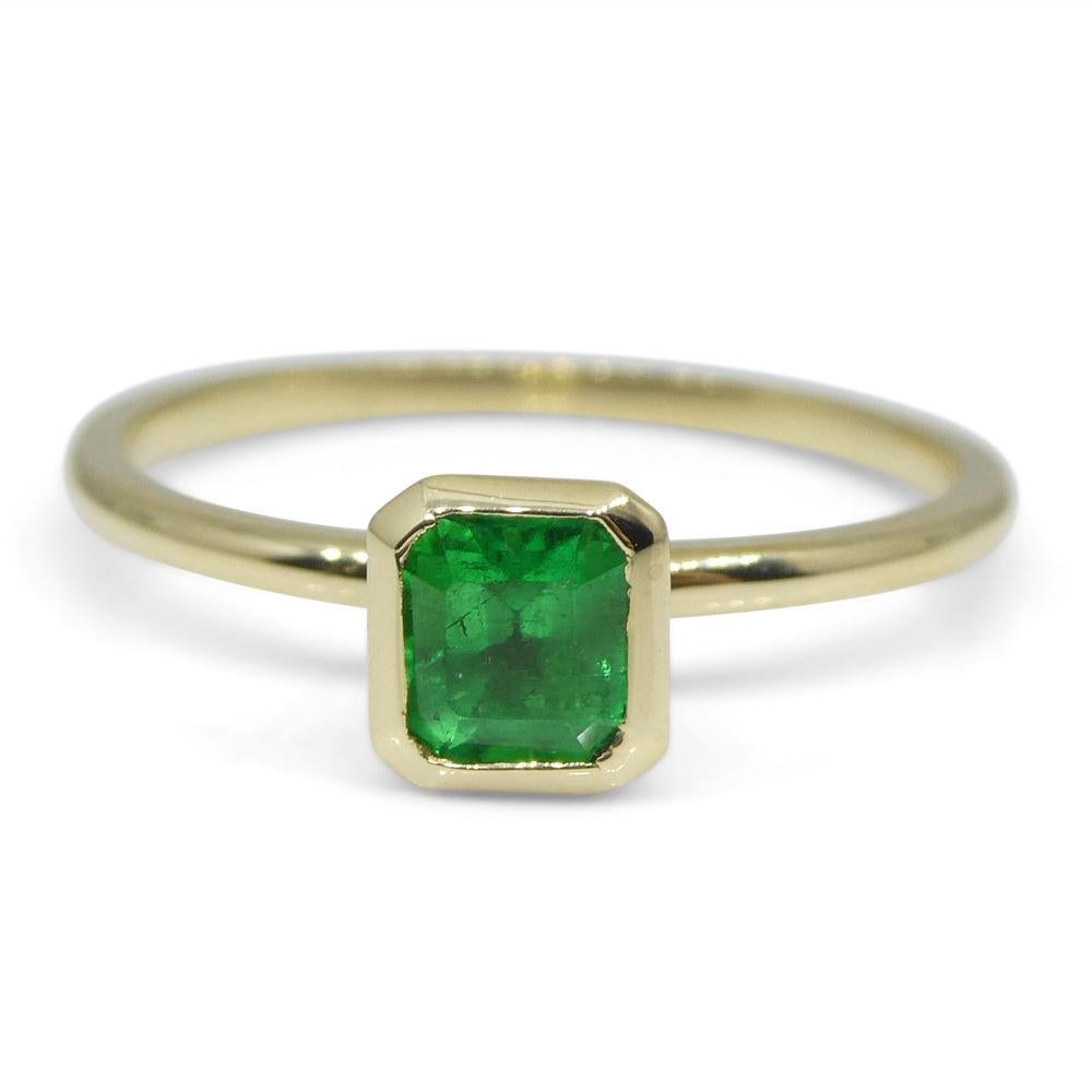 Women's or Men's Colombian Emerald Stacker Ring set in 10kt Yellow Gold For Sale