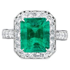 Emerald Statement 14K White Gold Classic Charm Modern Classic