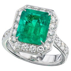 Emerald Statement 14K White Gold Classic Charm Modern Classic