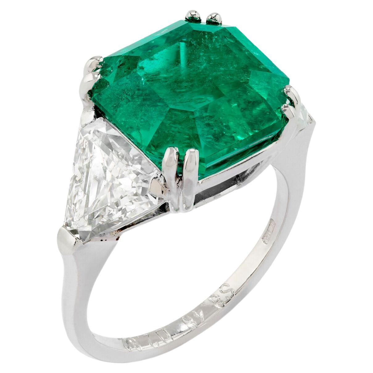 Emerald Statement 14K White Gold Elegant Sparkle Modern Classic For Sale