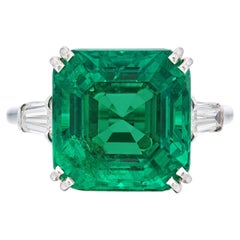 Emerald Statement 14K White Gold Refined Light Signature