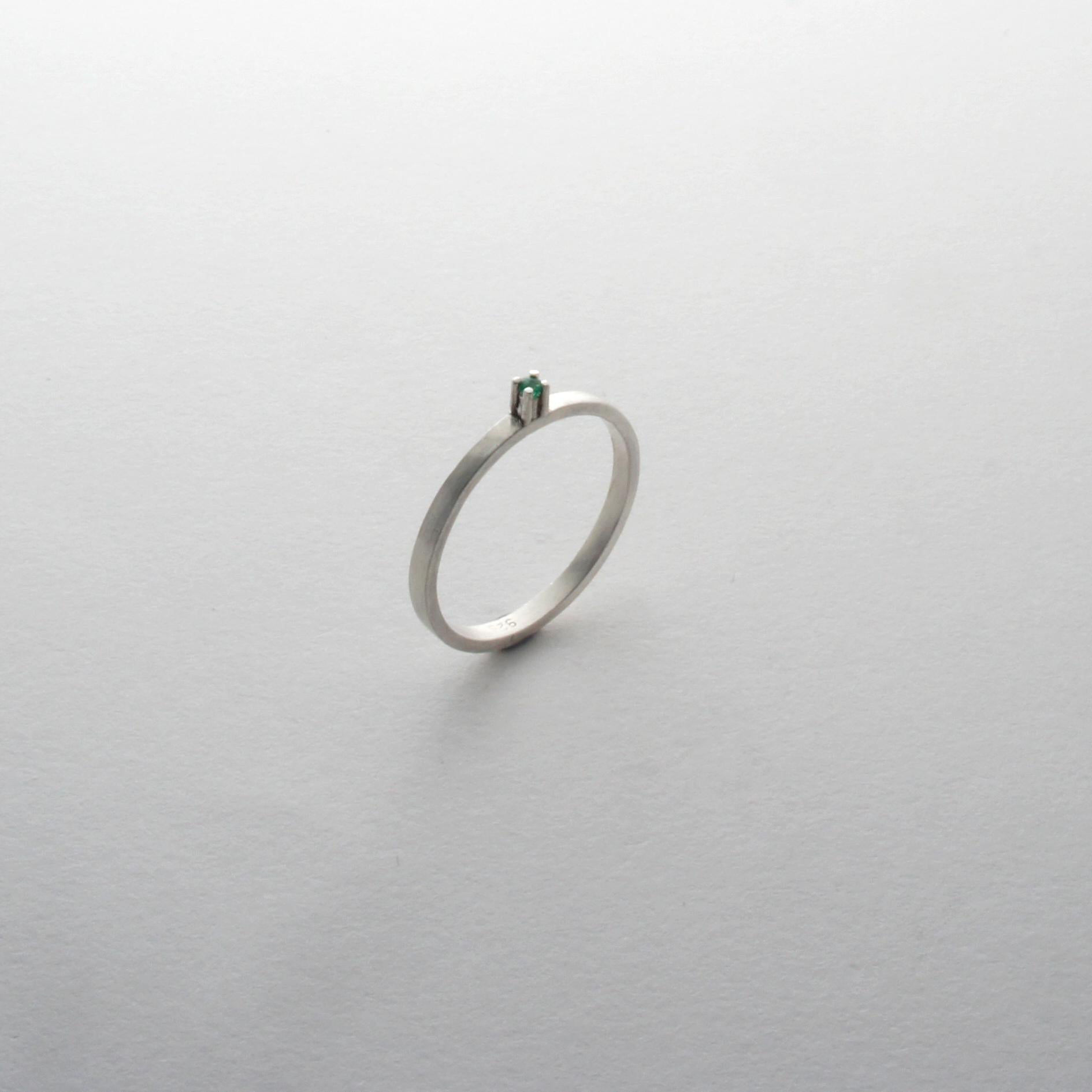 Women's or Men's Emerald Sterling Silver Narrow Ring  For Sale