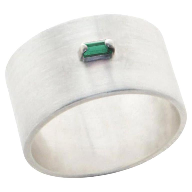 Emerald sterling silver Wide Ring, US6 For Sale