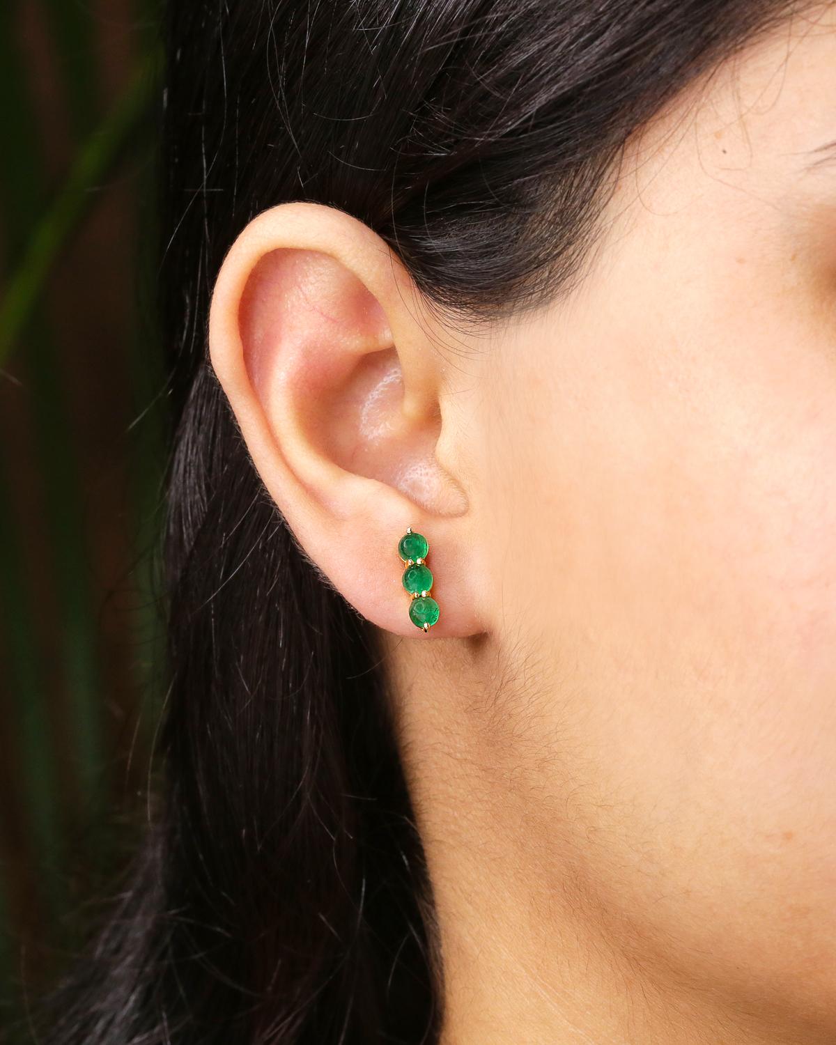 Art Deco Emerald Stud Earrings in 14k Gold For Sale