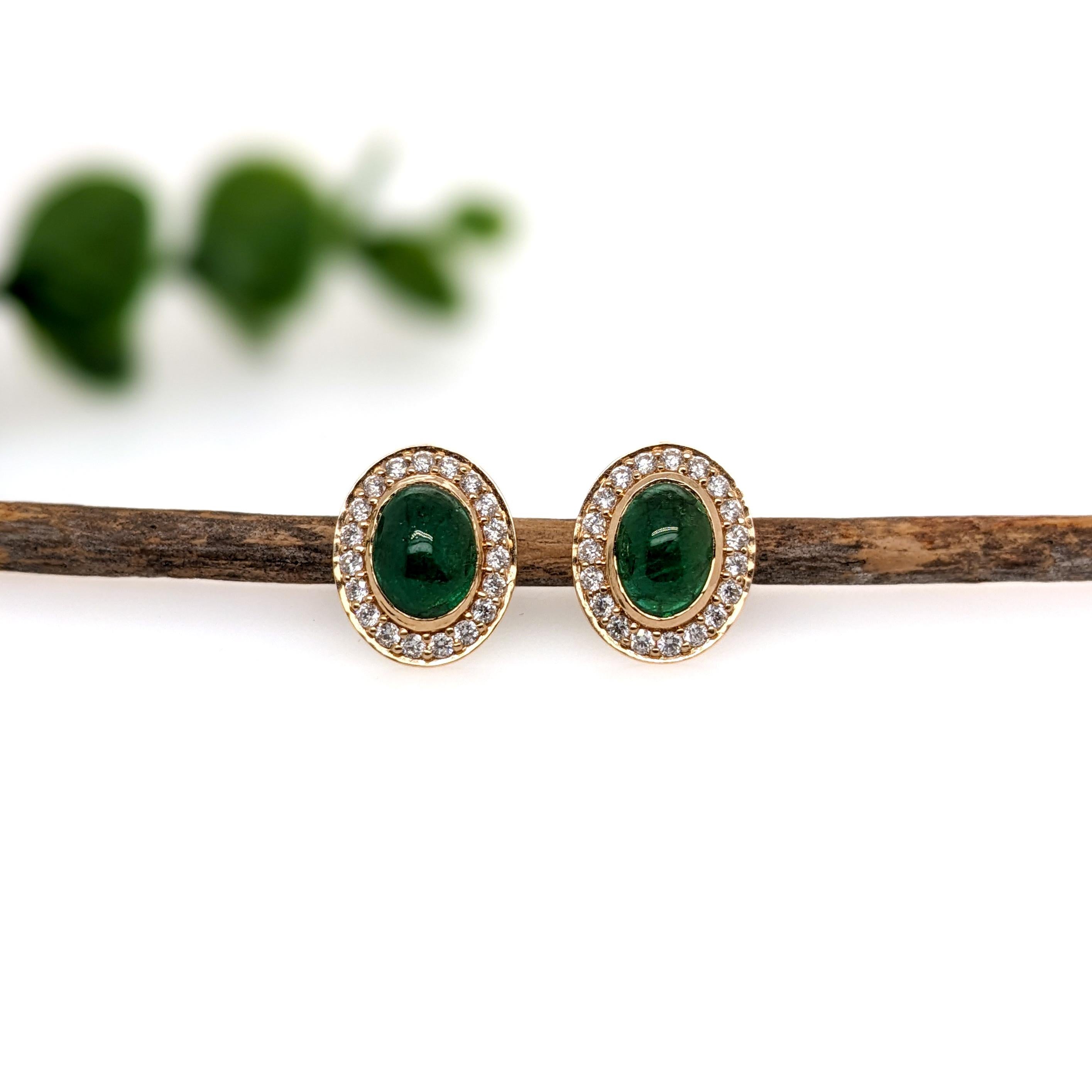 Boucles d'oreilles émeraude avec diamants en or jaune 14K ovale 8x6mm Neuf - En vente à Columbus, OH
