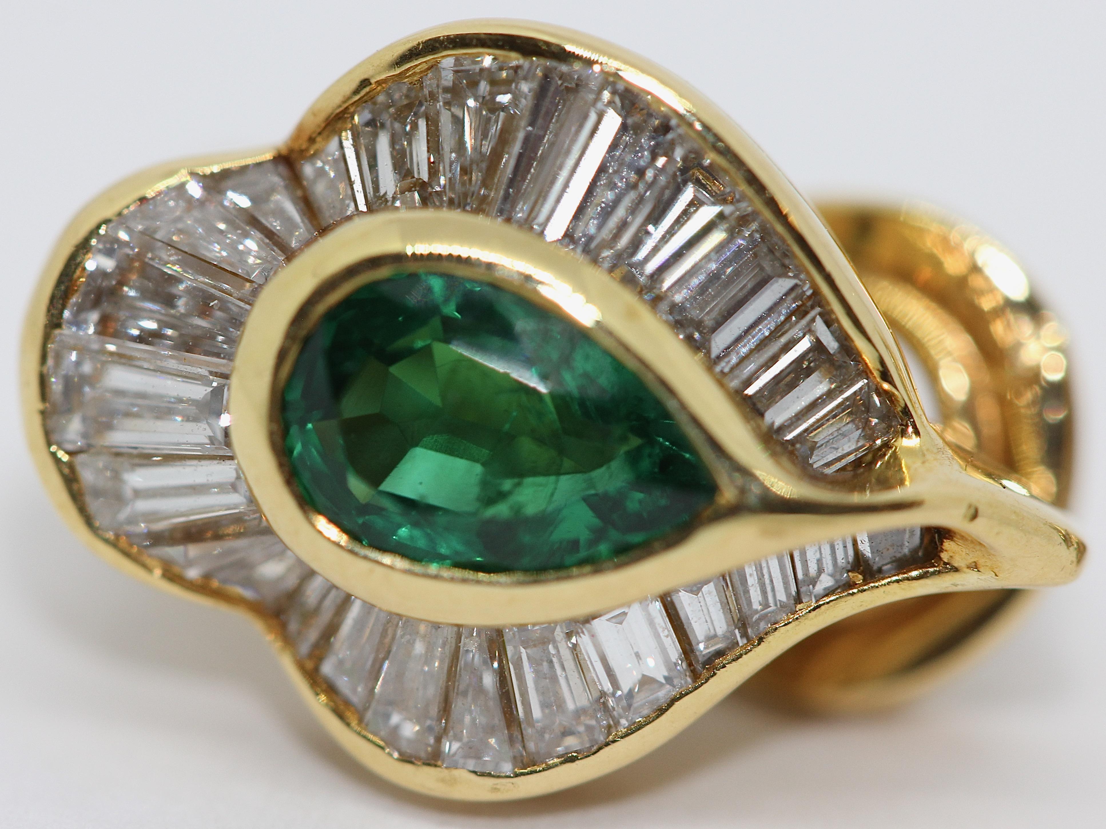 Women's Emerald Stud Earrings with 55 Diamonds, by Hans Stern, 18 Karat Gold