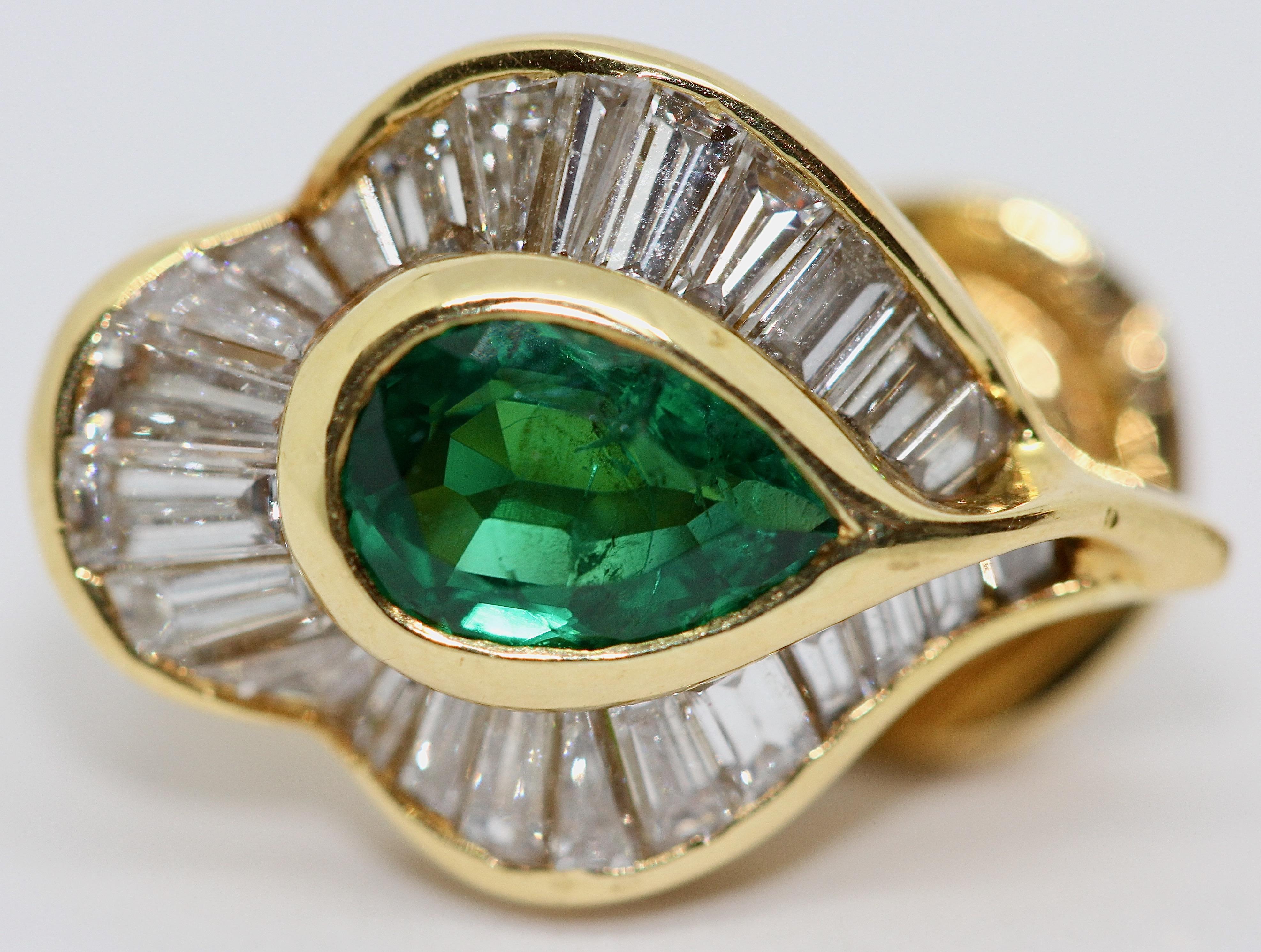 Emerald Stud Earrings with 55 Diamonds, by Hans Stern, 18 Karat Gold 1