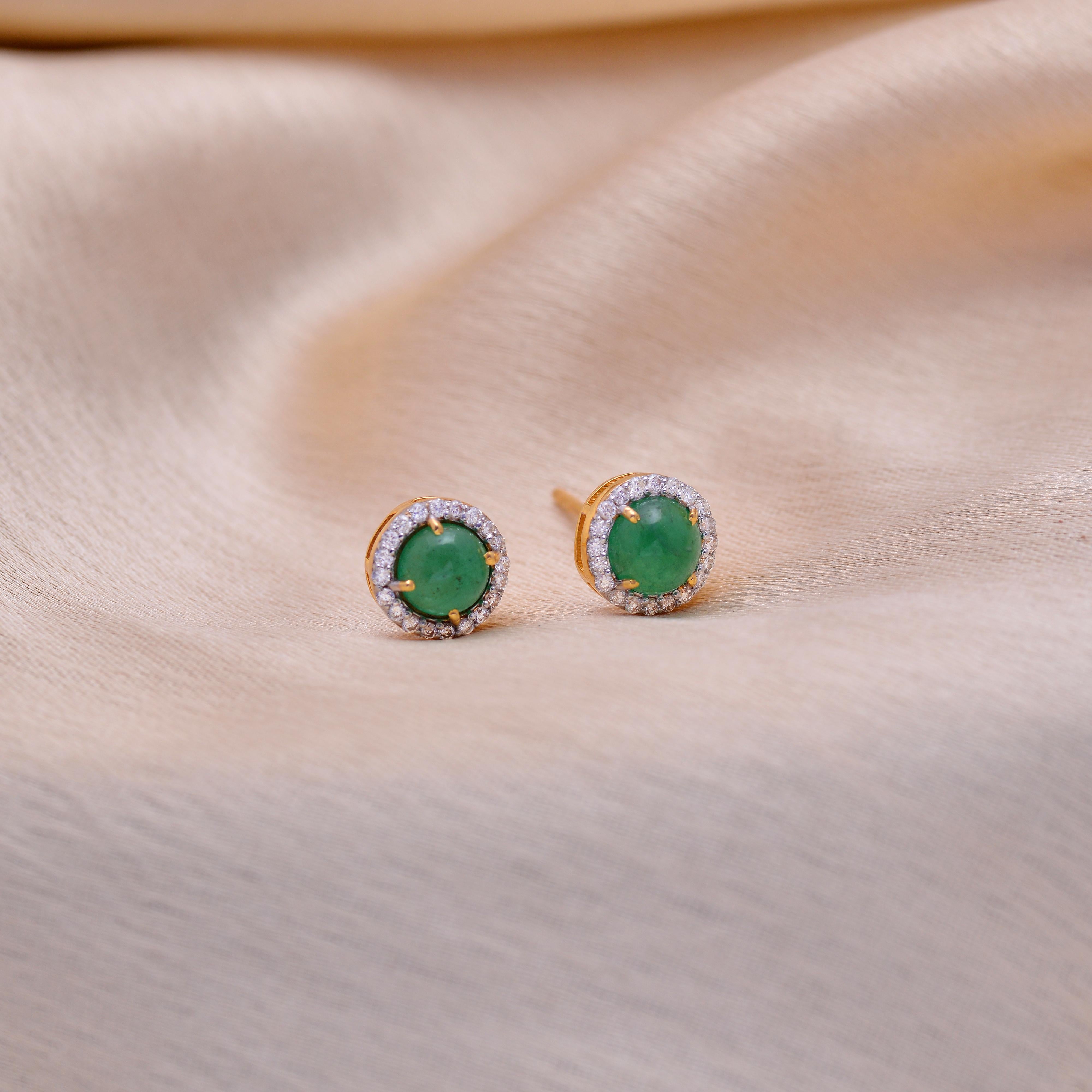 Emerald Stud Earrings with Diamond in 14k Gold In New Condition For Sale In jaipur, IN