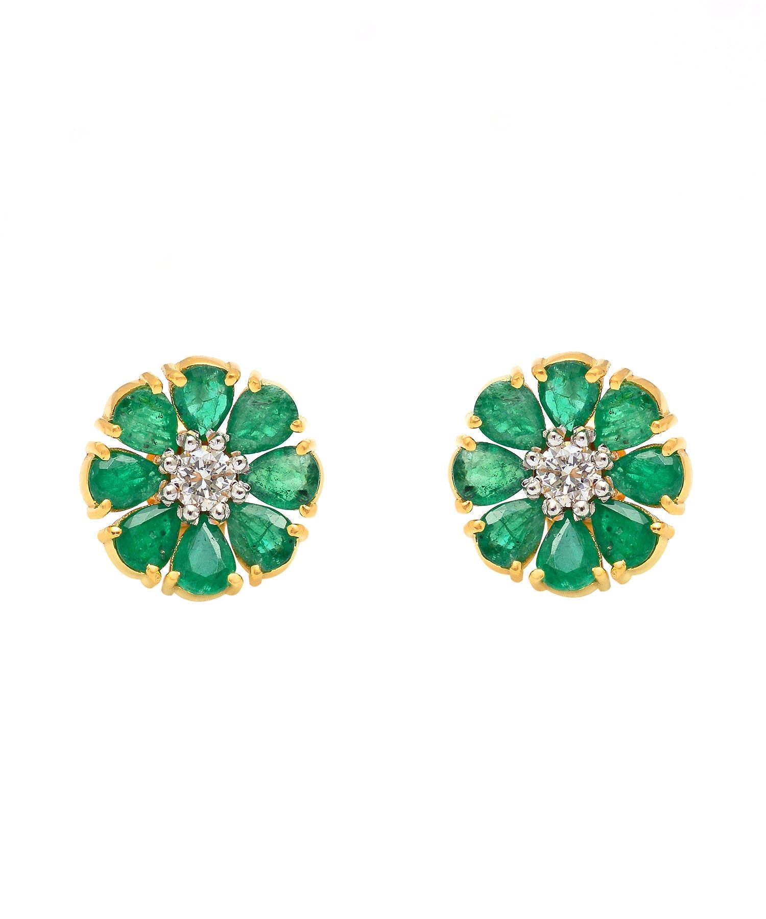 Brilliant Cut Emerald Stud Earrings with Diamond in 18k Gold For Sale