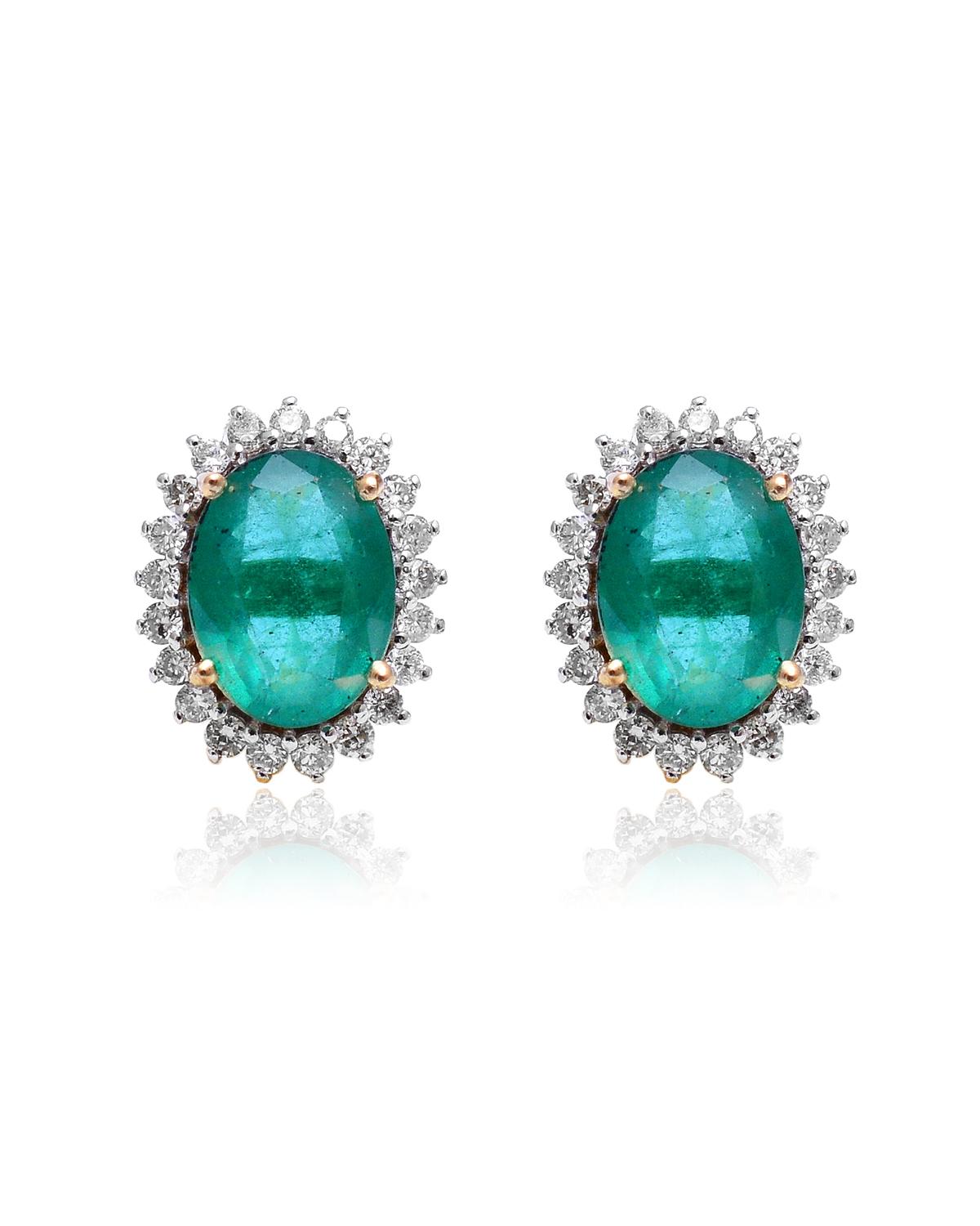 Brilliant Cut Emerald Stud Earrings with Diamond in 18karat Gold For Sale