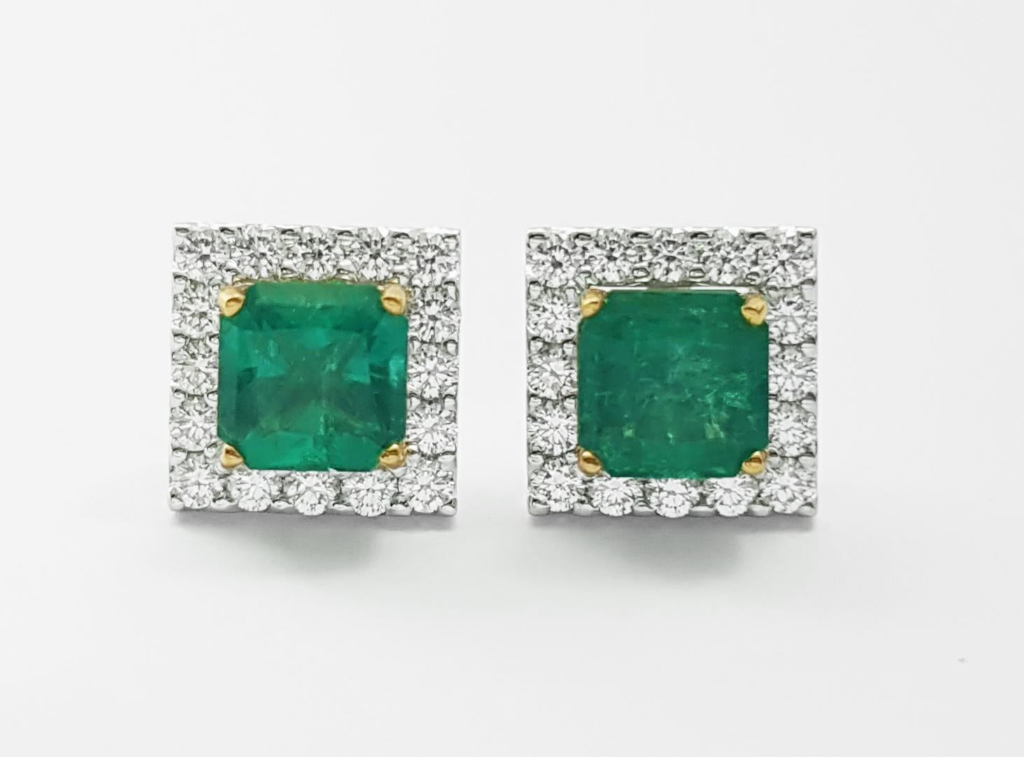 Orecchini a perno con smeraldo e diamante con montatura in oro 18 carati/oro bianco in vendita 1