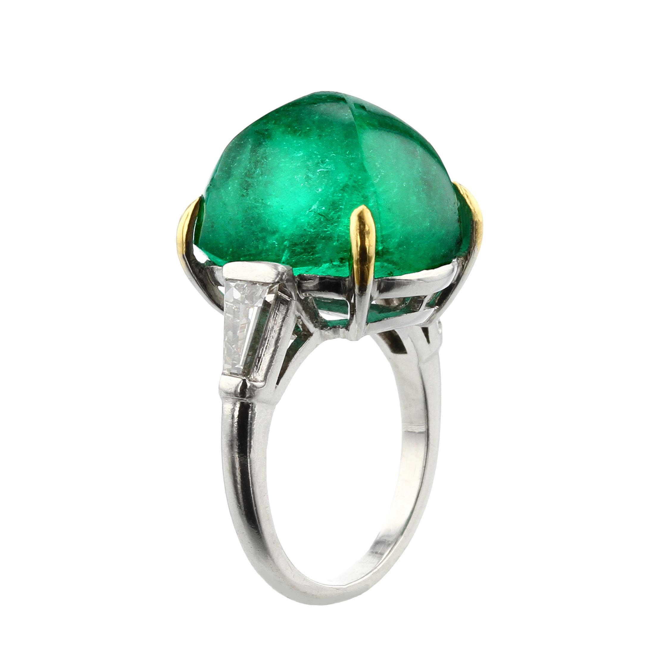 Smaragd Zuckerhut und Diamant Gold Platin Verlobungsring im Zustand „Gut“ in New York, NY