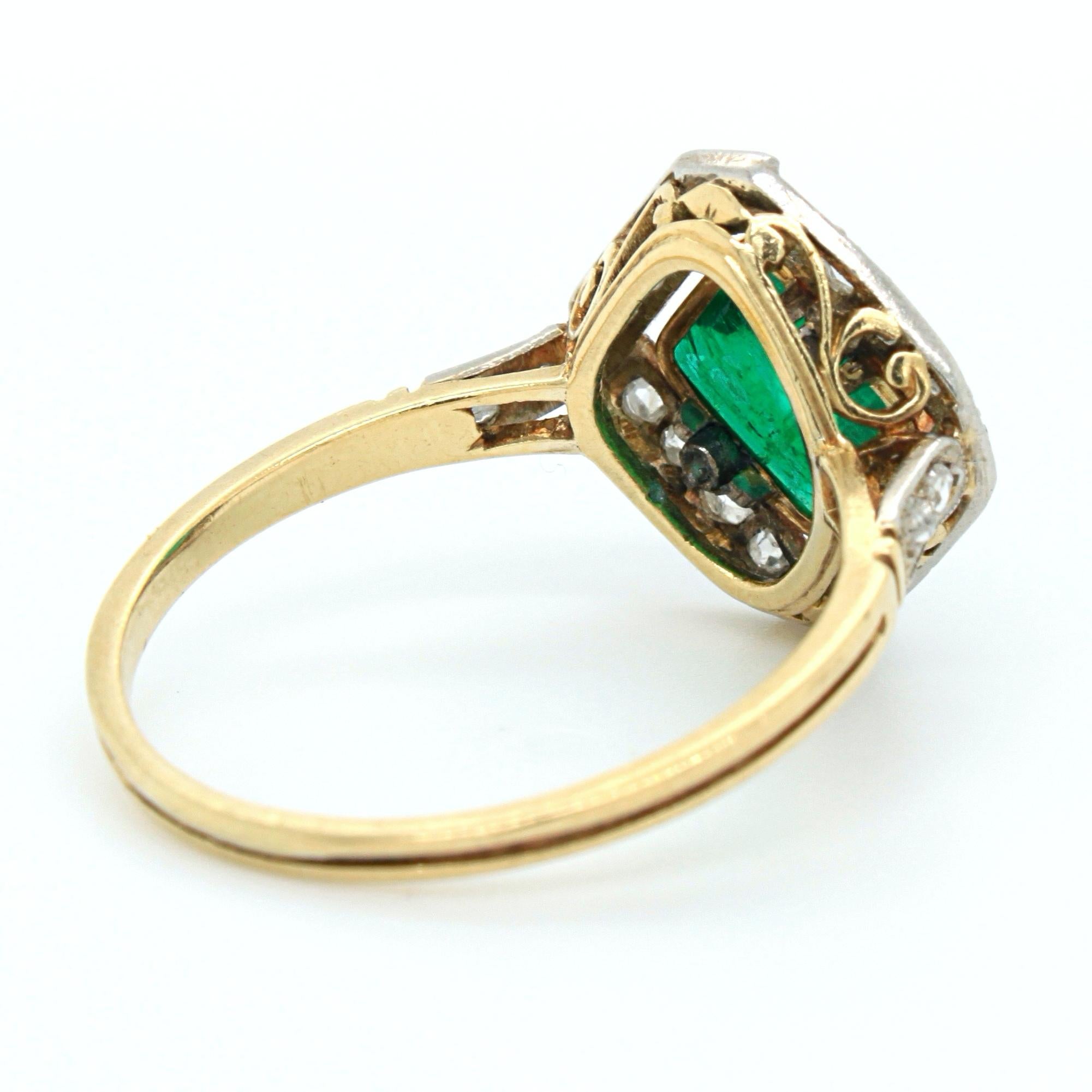 Emerald Sugarloaf and Diamond Ring, Edwardian, circa 1900s In Excellent Condition In Idar-Oberstein, DE