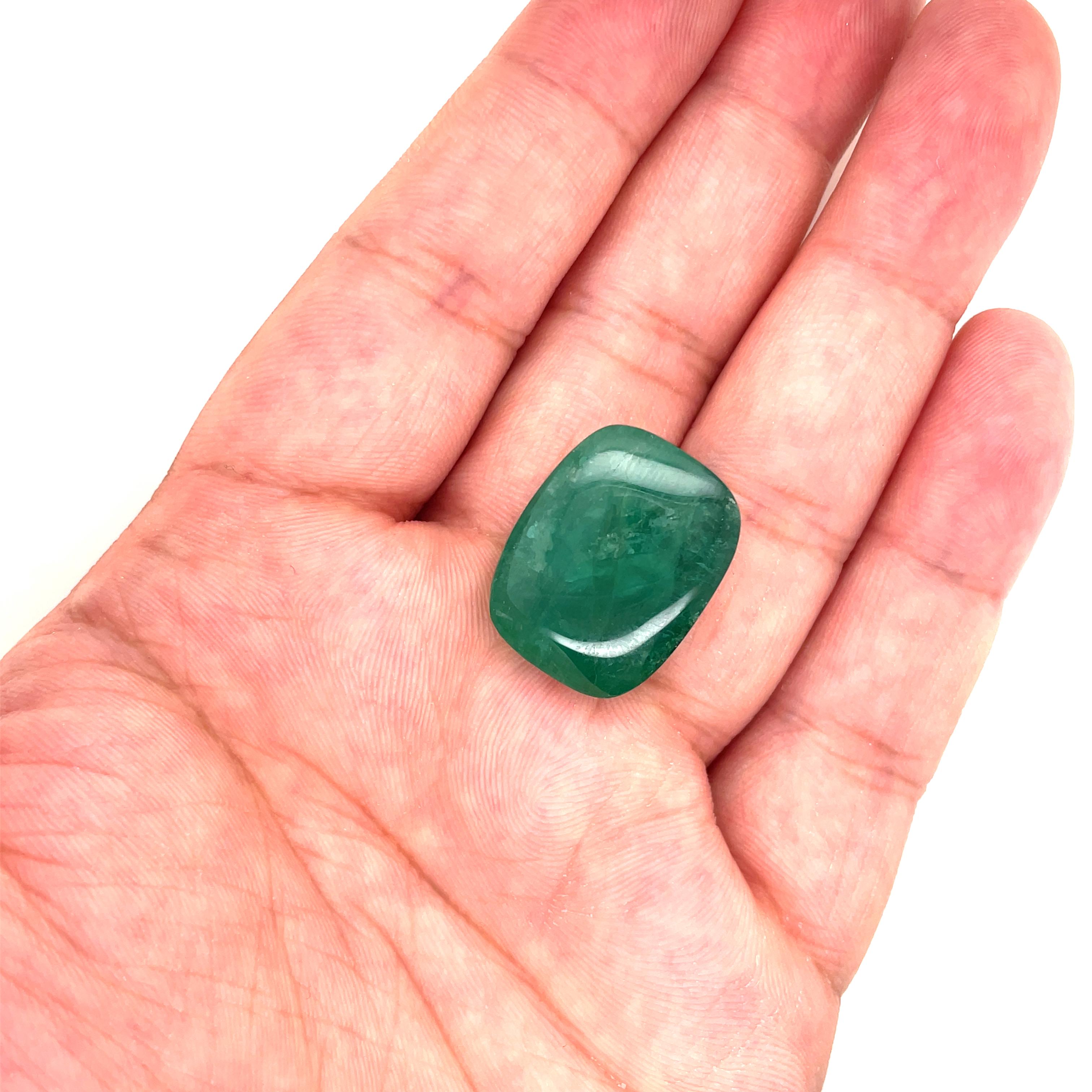 Smeraldo Cabochon Pan di Zucchero Cts 41.11 in vendita 1