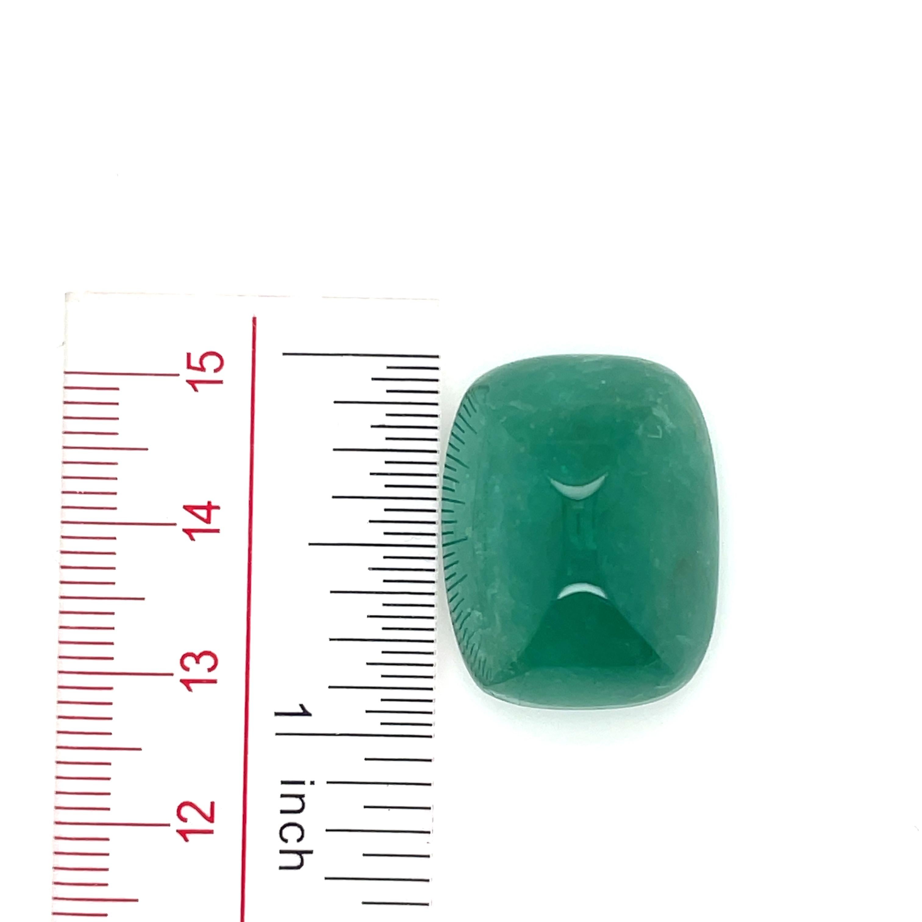 Smeraldo Cabochon Pan di Zucchero Cts 41.11 in vendita 3