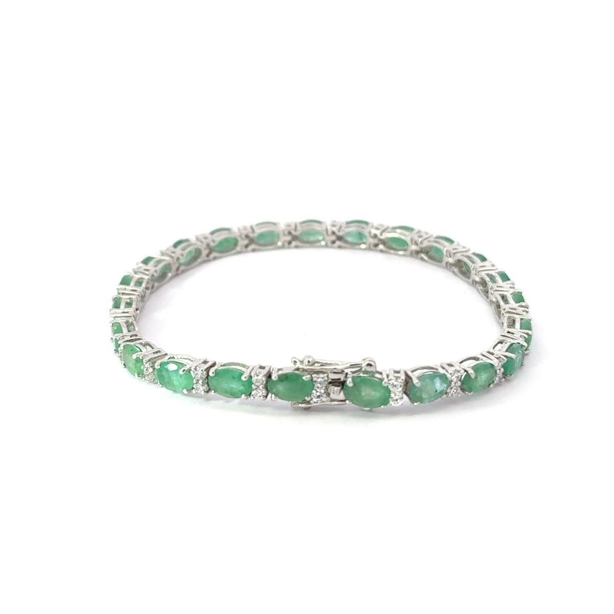 Emerald Tennis Bracelet with CZ in 925 Silver Luxury Jewelry Gift for Girlfriend In New Condition For Sale In New York, NY