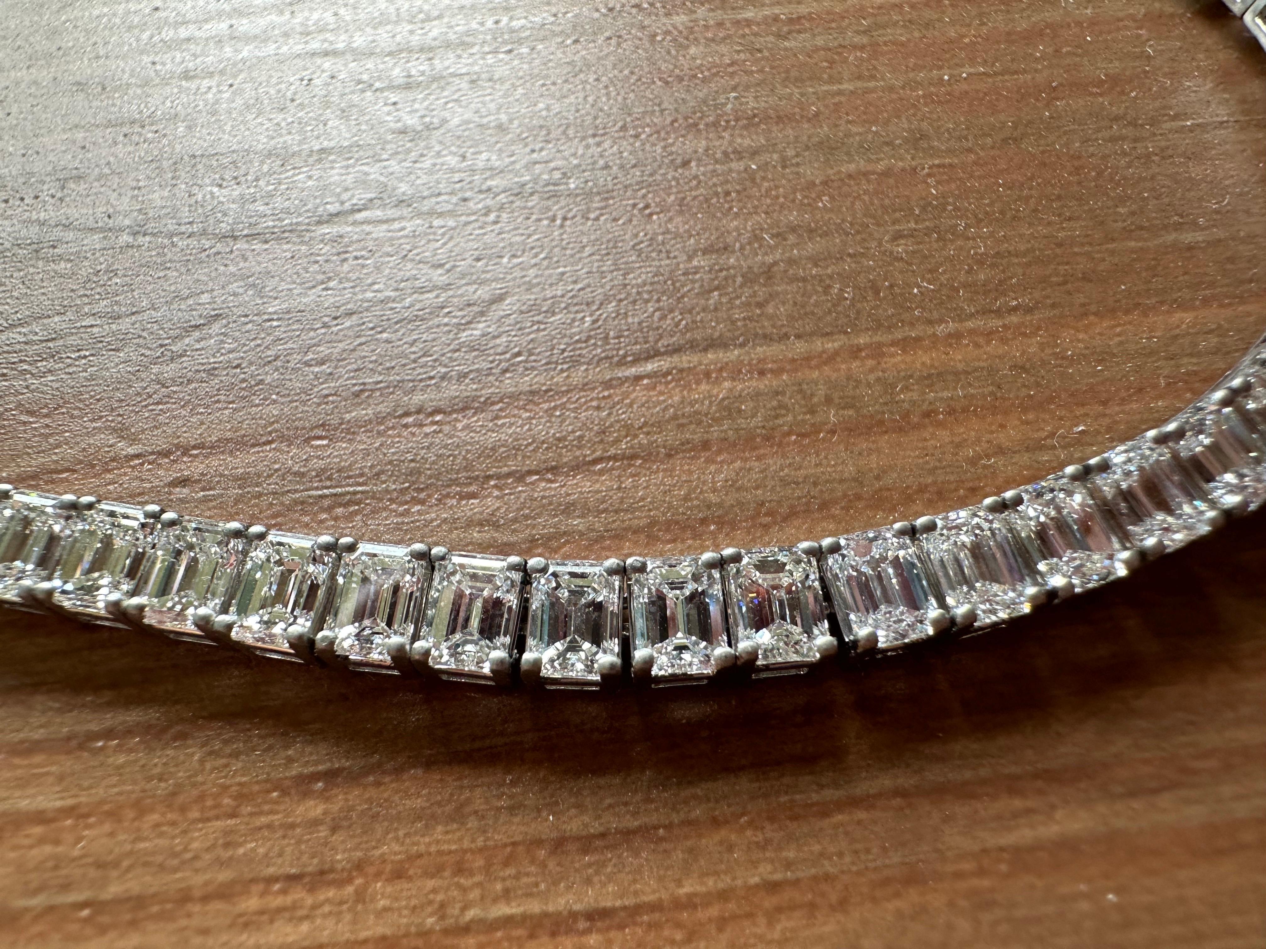 Emerald Cut Emerald Tennis necklace 18kt gold exquisite For Sale