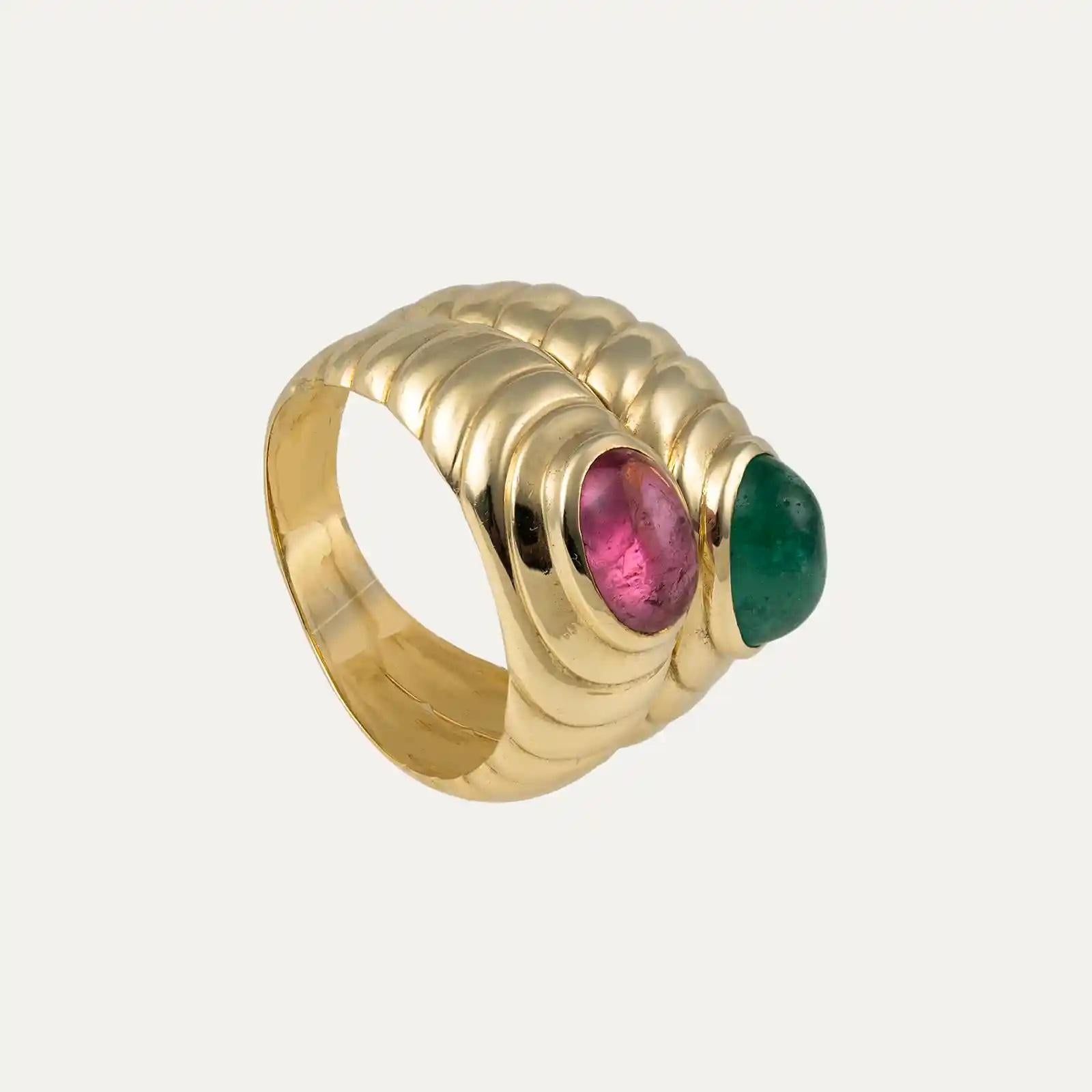 Taglio smeraldo Anello doppio in oro con smeraldo e tormalina in vendita