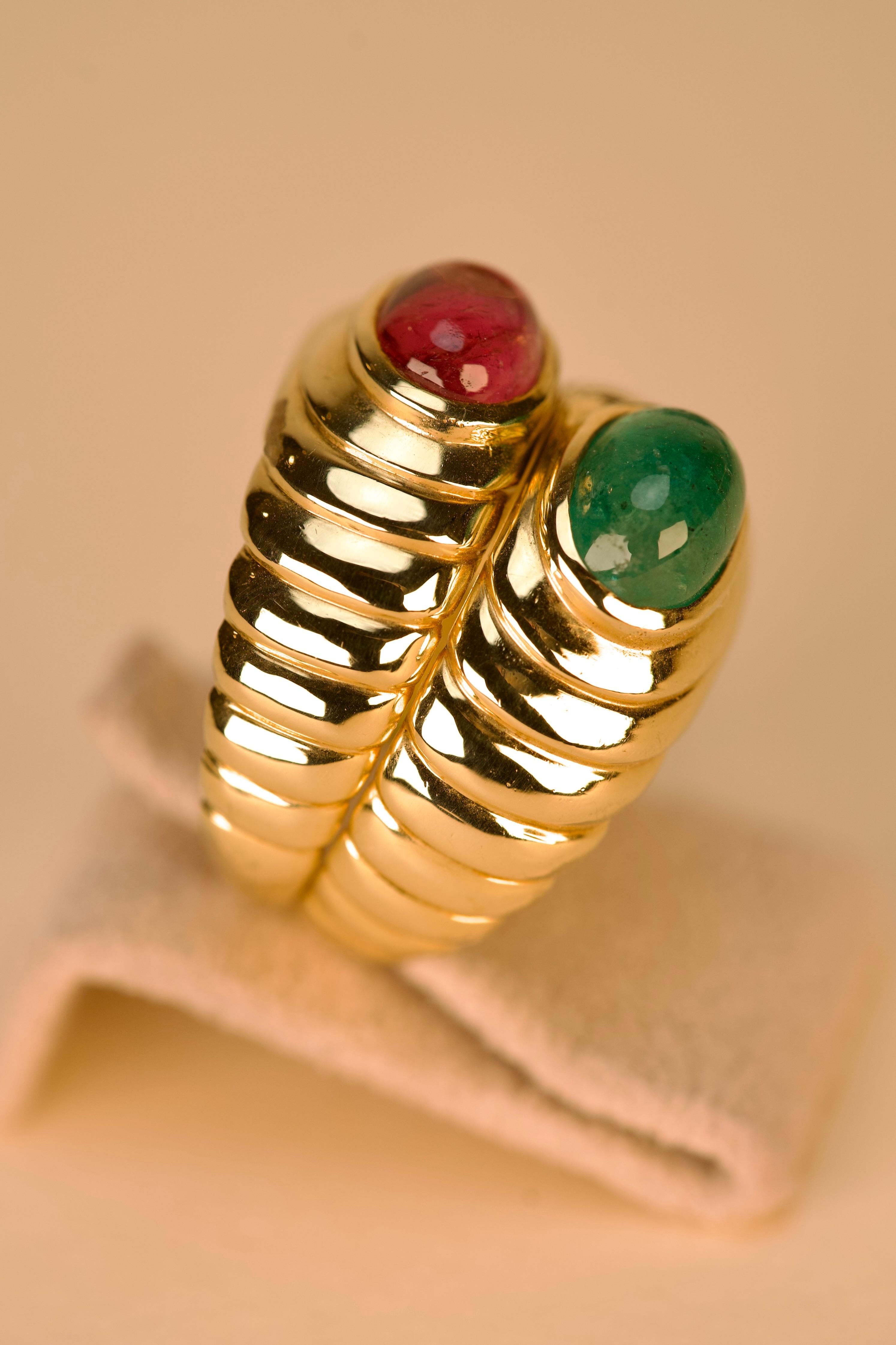 Anello doppio in oro con smeraldo e tormalina in vendita 1