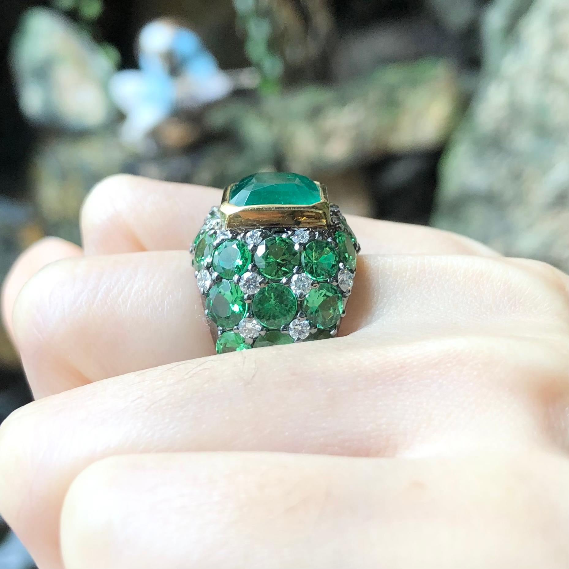 Women's Emerald, Tsavorite and Diamond Ring Set in 18 Karat Gold Settings For Sale