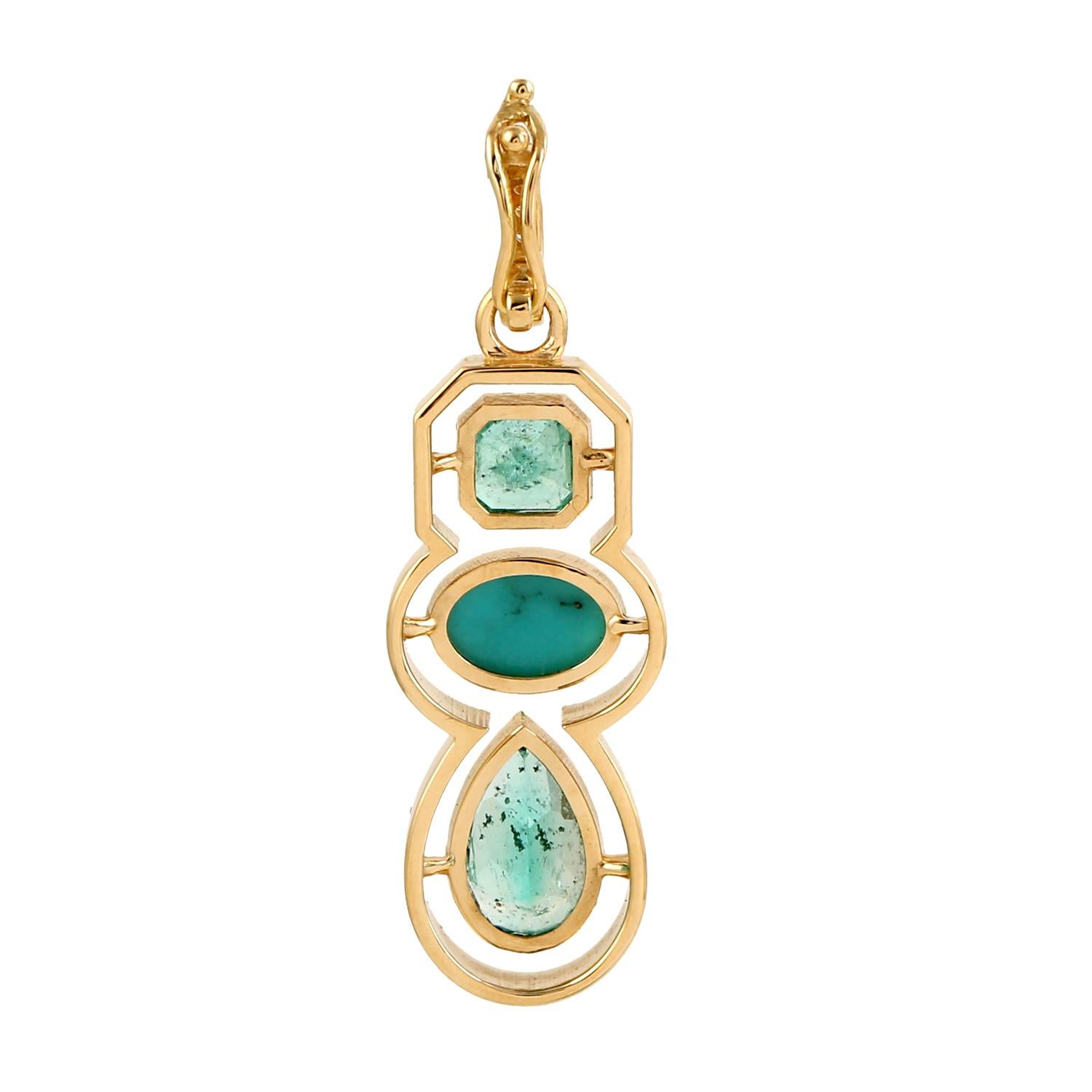 Emerald & Turquoise Pendant With Diamonds Made In 18k Yellow Gold (Gemischter Schliff) im Angebot