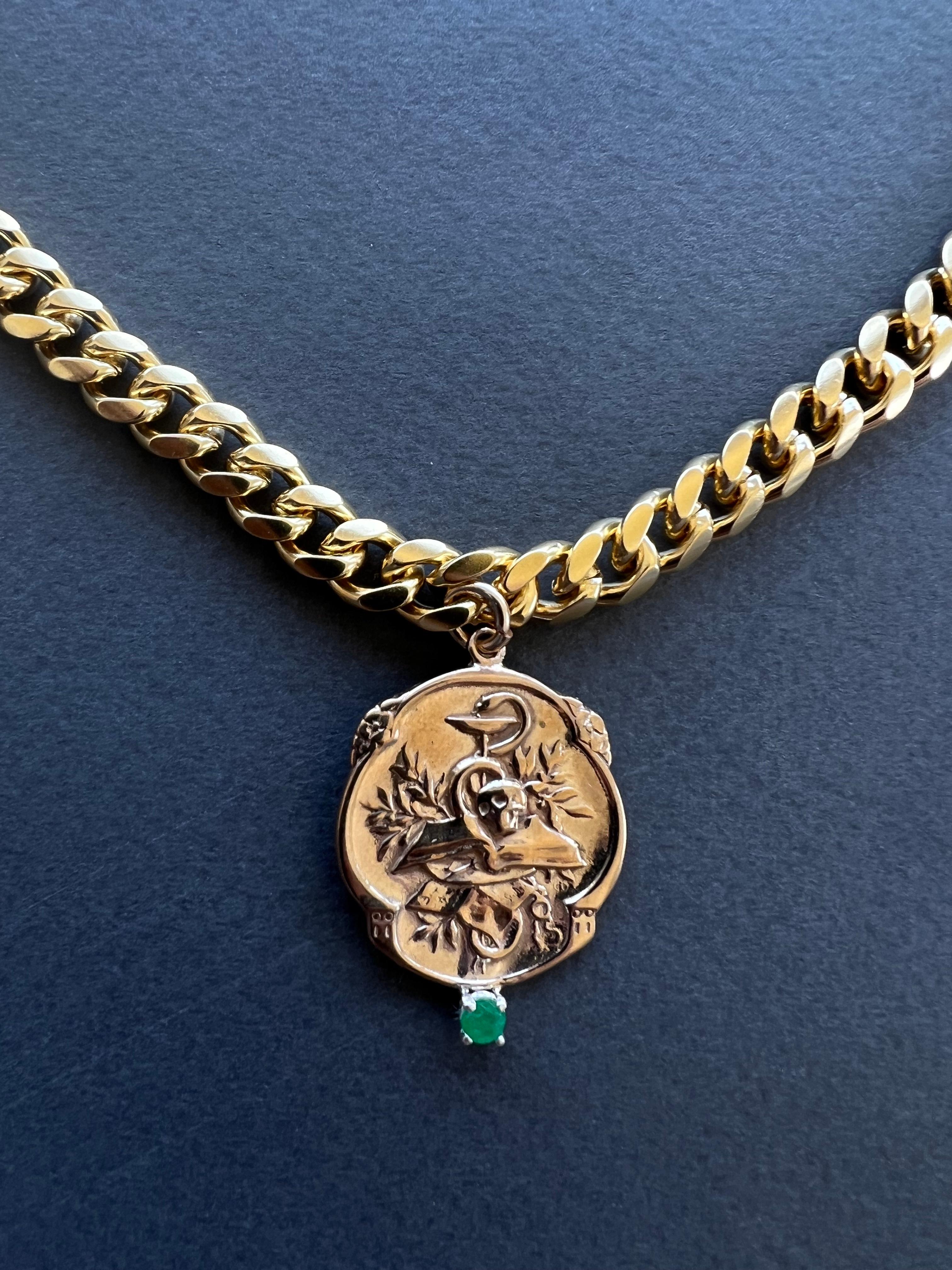 Smaragd-Halskette im viktorianischen Stil Memento Mori Medaille Choker Kette Schädel J Dauphin (Zeitgenössisch) im Angebot