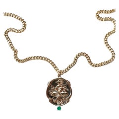 Collier médaillon de style victorien en émeraude Memento Mori avec chaîne crâne J Dauphin