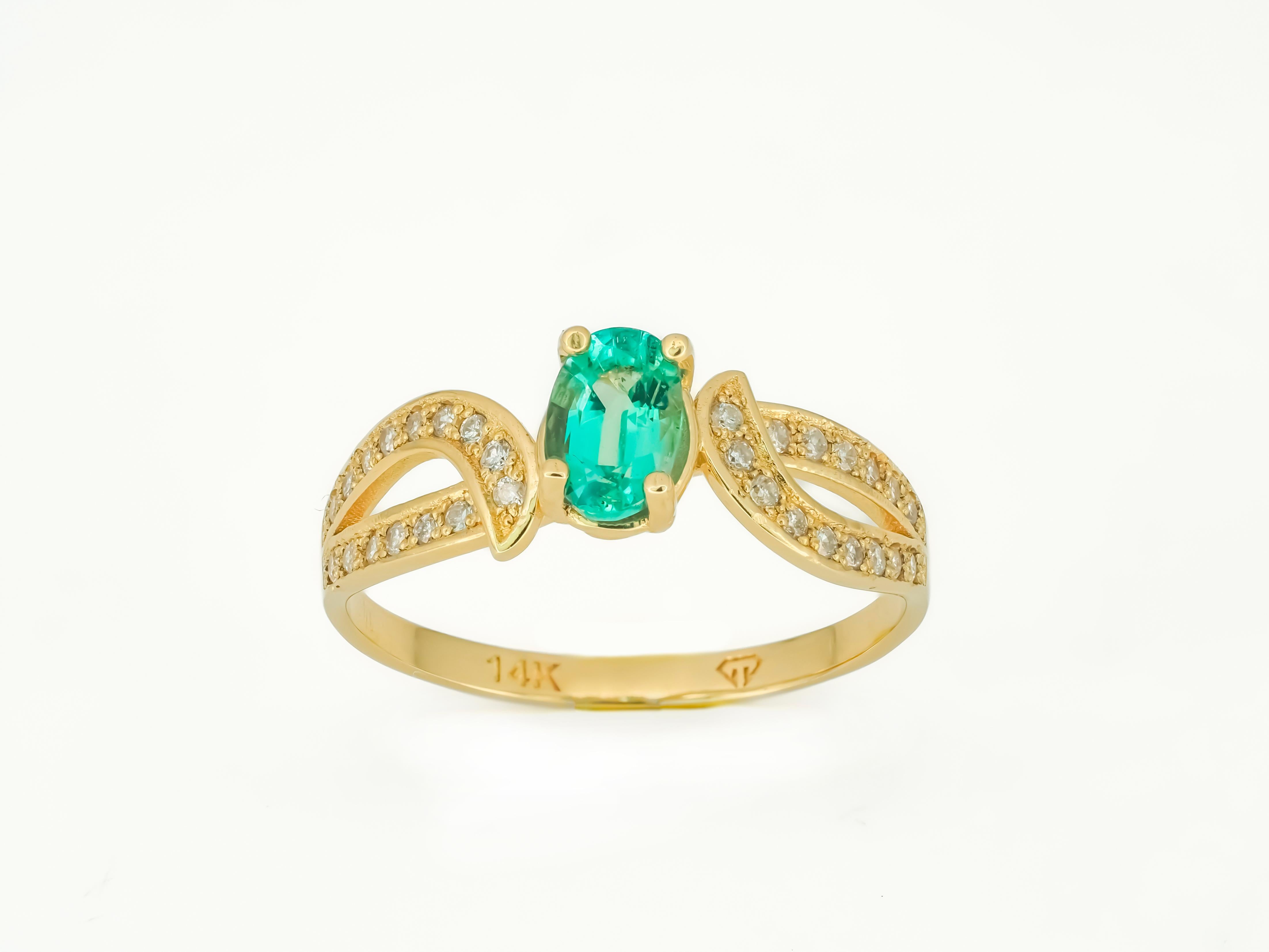 For Sale:  Emerald Vintage Ring, 14k Gold Ring with Emerald! 5