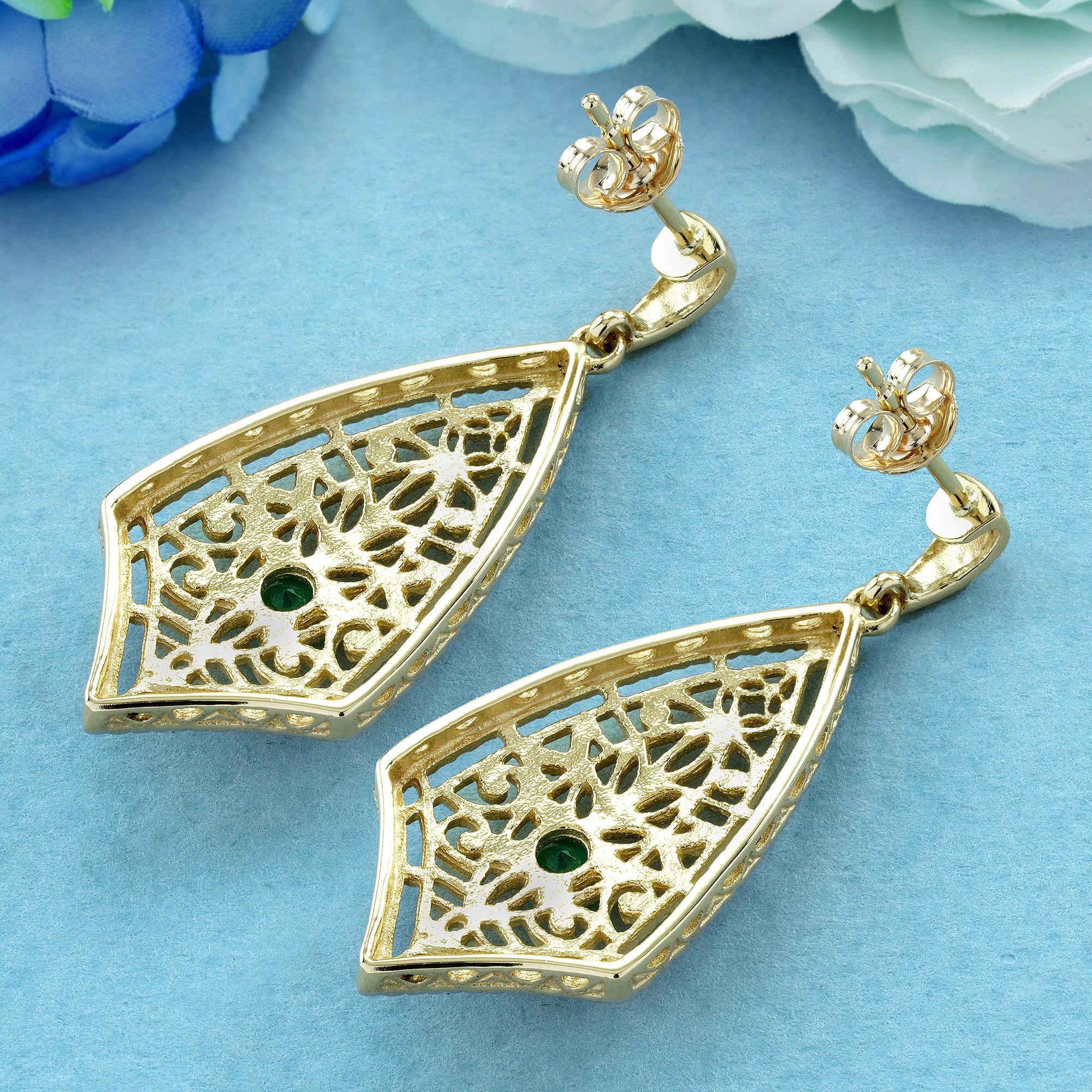 Pendientes de gota de filigrana estilo vintage con esmeralda en oro amarillo de 9 quilates Corte redondo en venta