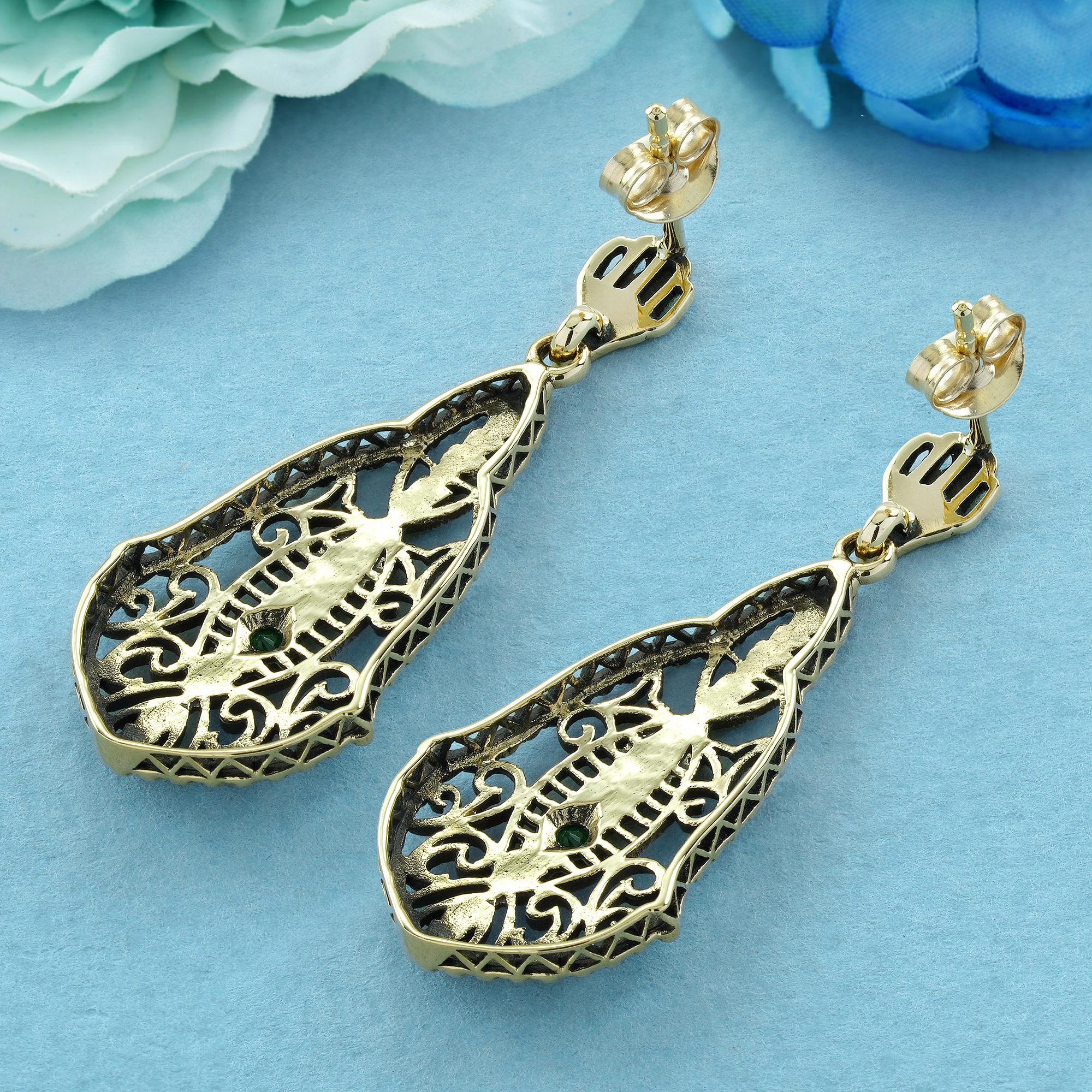 Filigrane Smaragd-Tropfen-Ohrringe im Vintage-Stil aus 9K Gelbgold (Rundschliff) im Angebot