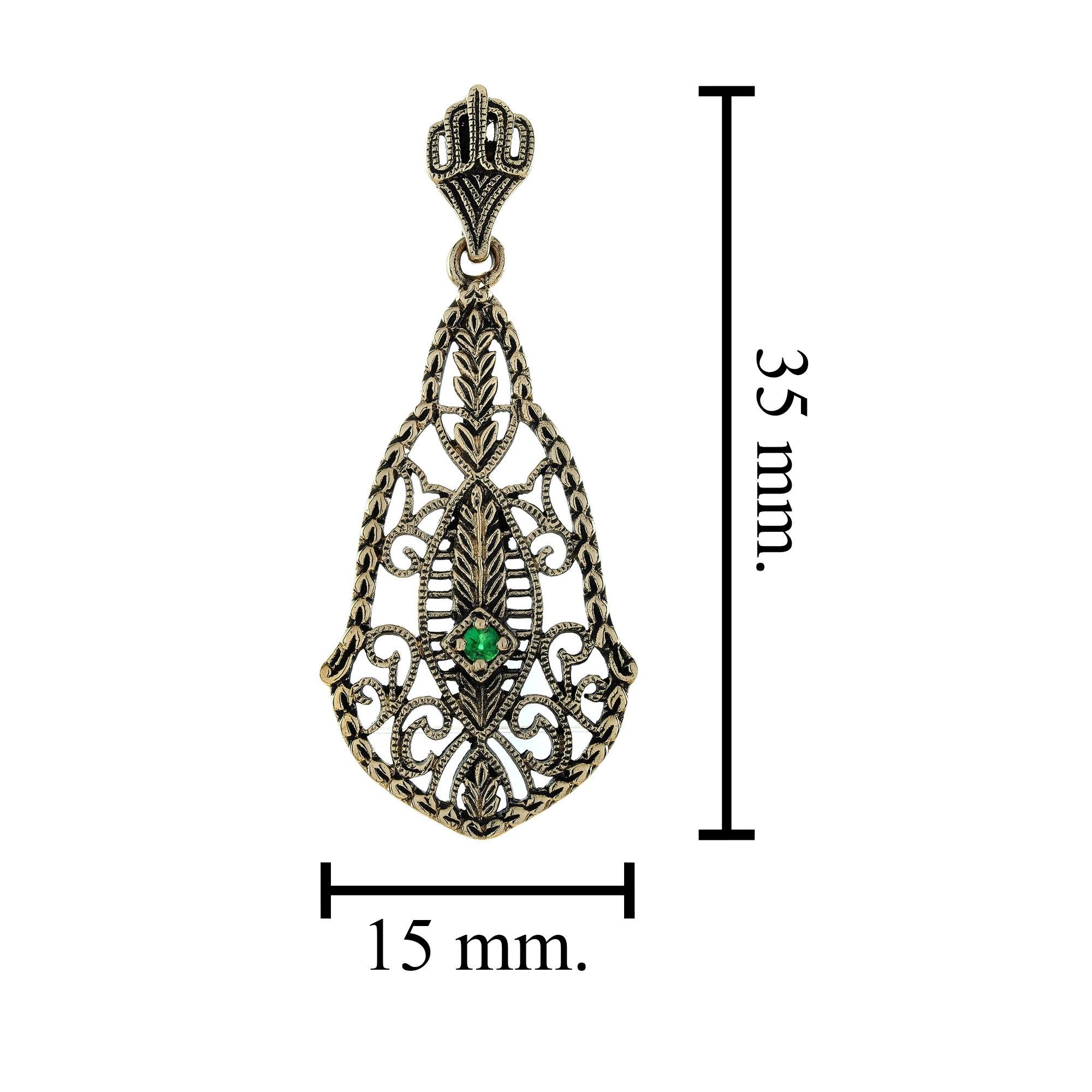 Filigrane Smaragd-Tropfen-Ohrringe im Vintage-Stil aus 9K Gelbgold im Zustand „Neu“ im Angebot in Bangkok, TH