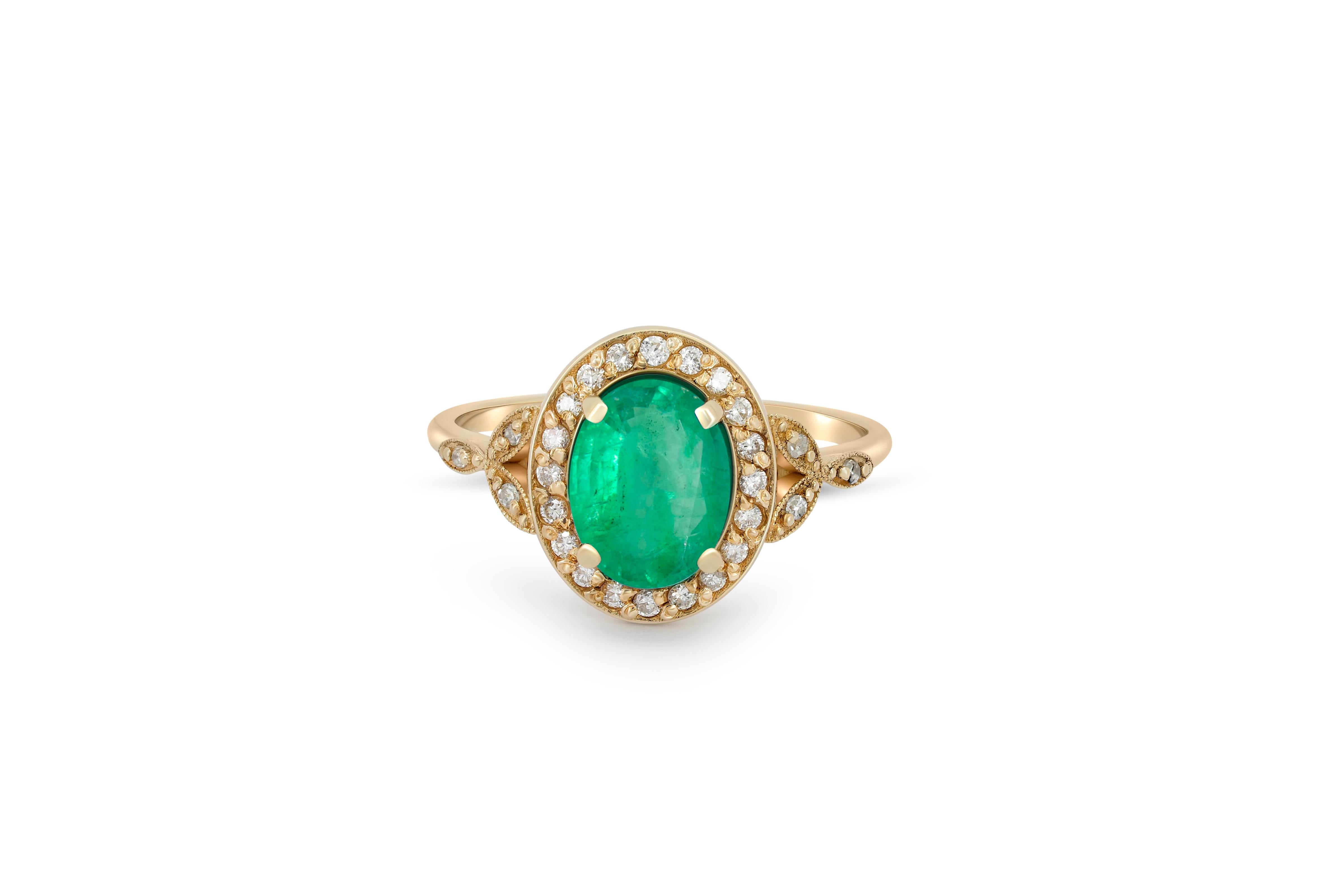 For Sale:  Emerald vintage style gold ring. 2