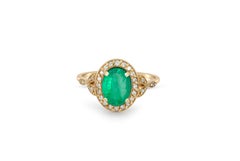 Emerald vintage style gold ring.
