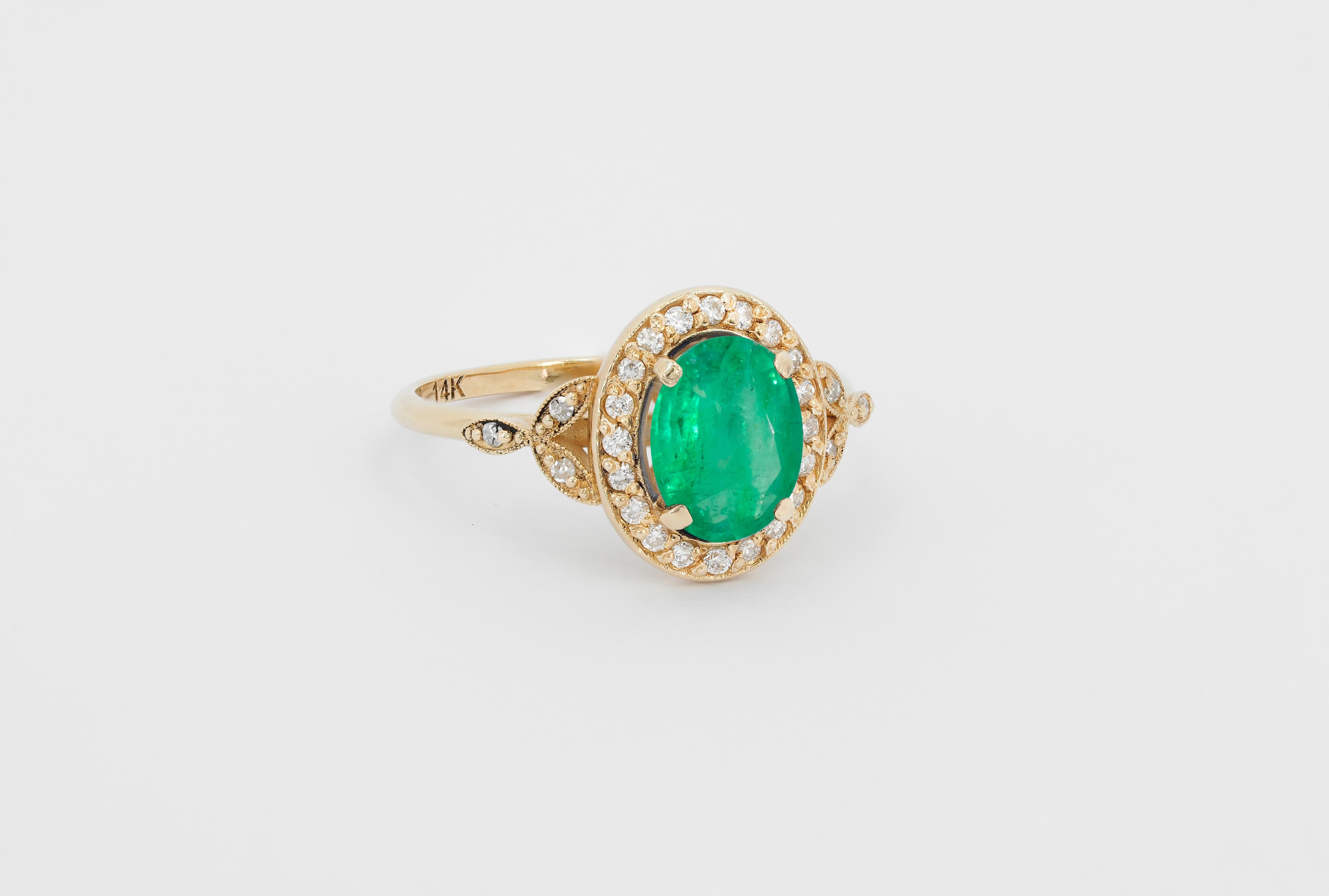 For Sale:  Emerald vintage style gold ring. 3