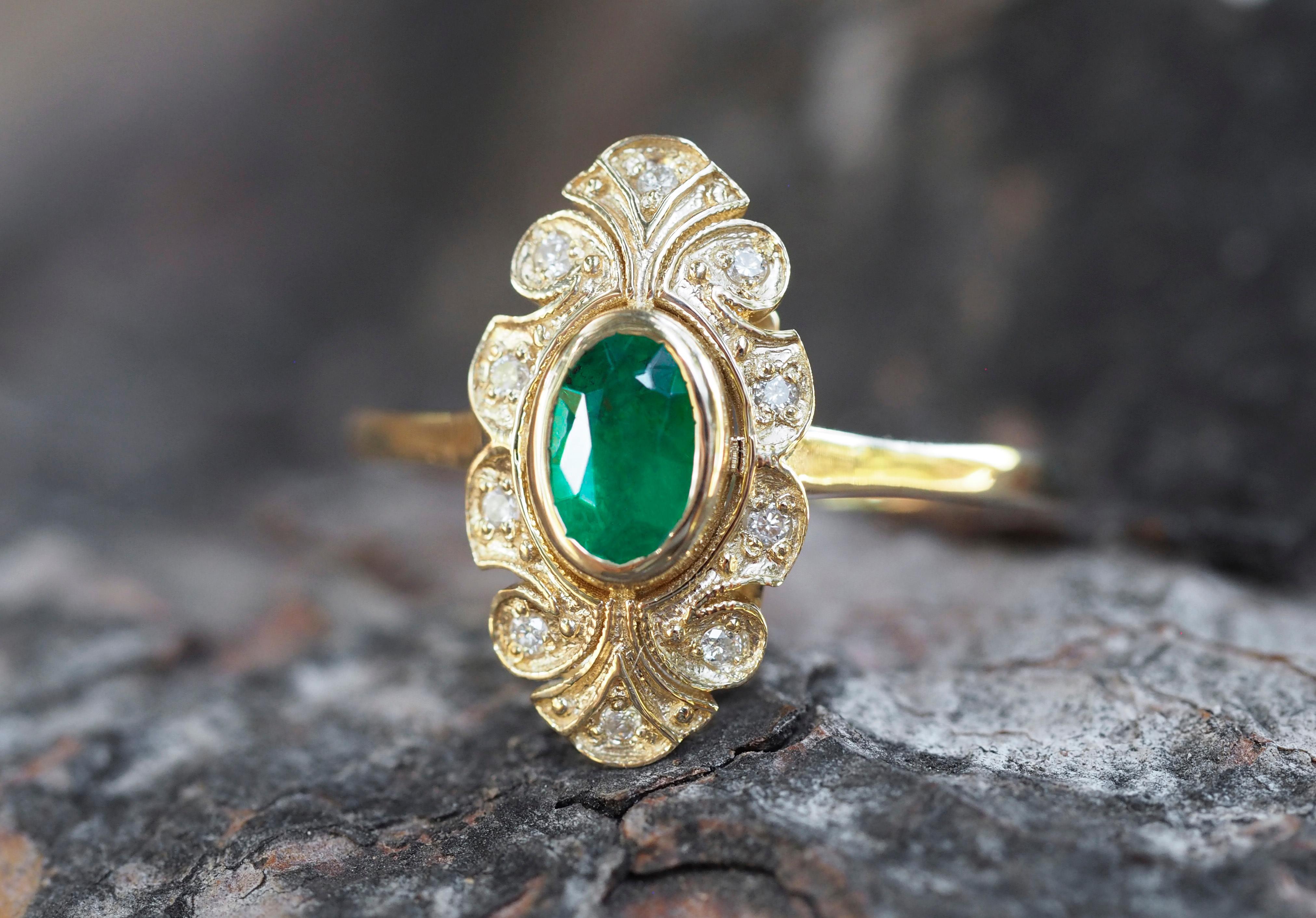 Gold ring with emeralds and diamonds. Emerald gold ring. Oval emerald 14k gold ring. Emerald Vintage style/Old Style rings. Emerald Dainty ring. Art Deco emerald ring. Genuine emerald ring. 14k gold ring with Emerald. Minimalist emerald ring.