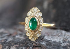 Emerald Vintage style gold ring