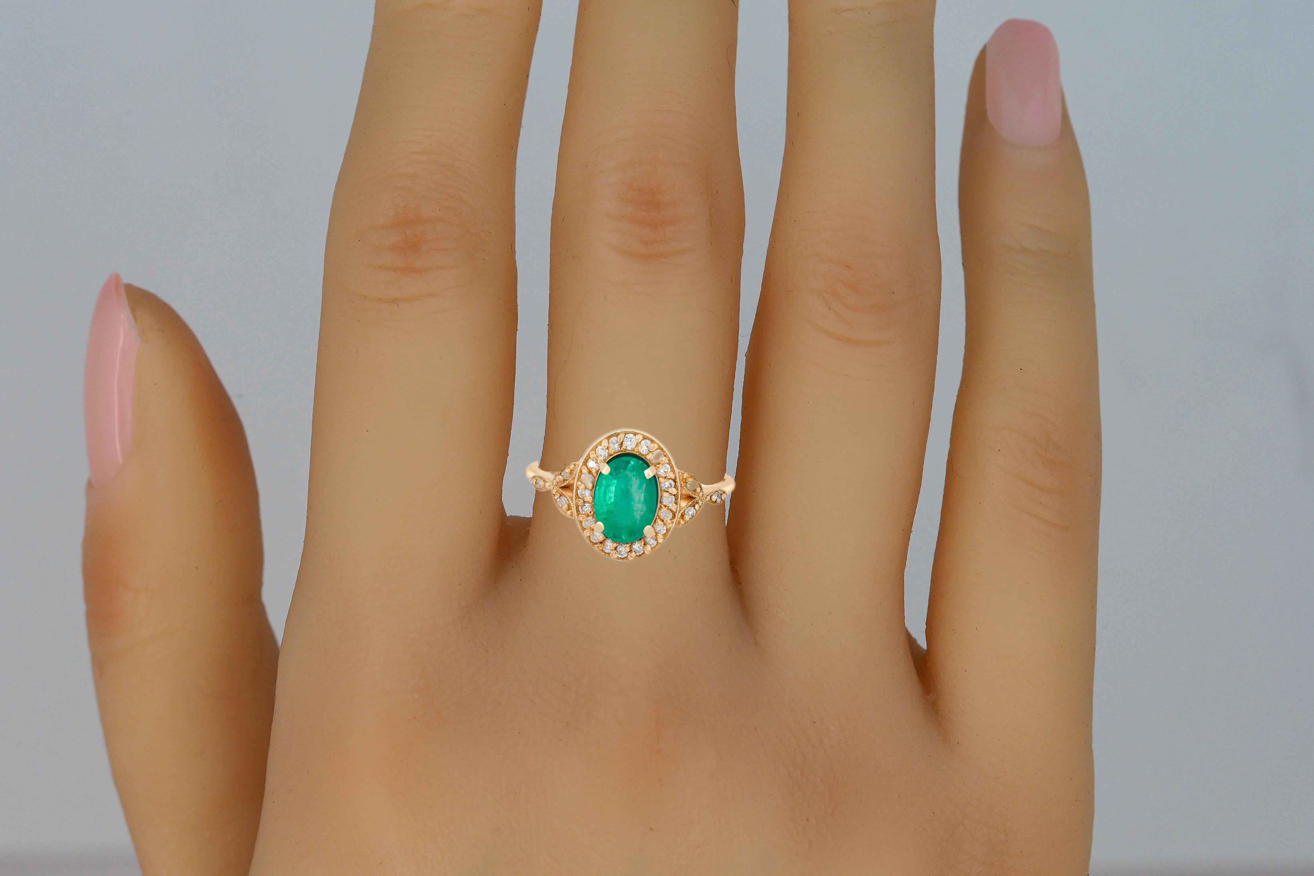 For Sale:  Emerald vintage style gold ring. 8