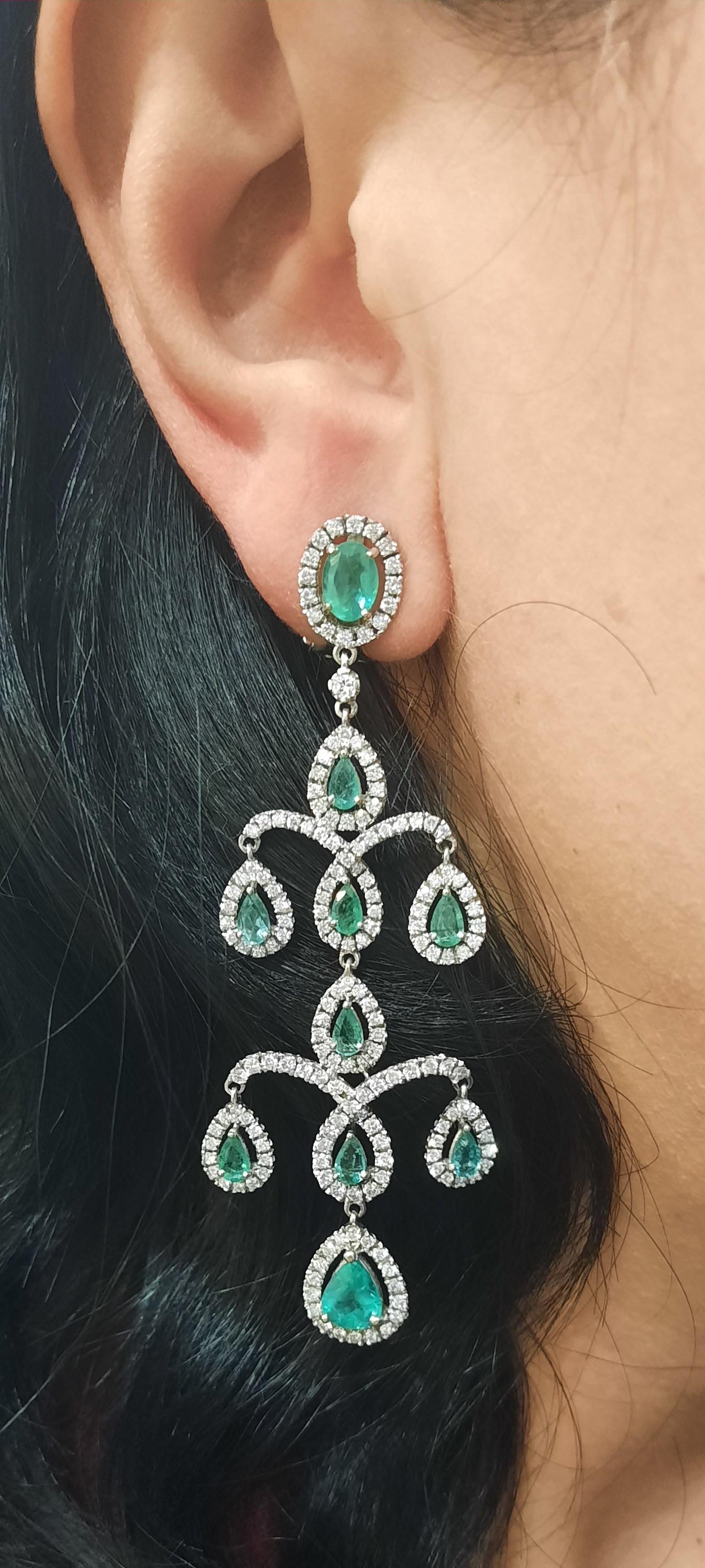 Baroque Emerald White Brilliant Cut Diamond 18 Carats White Gold Chandelier Earrings    For Sale