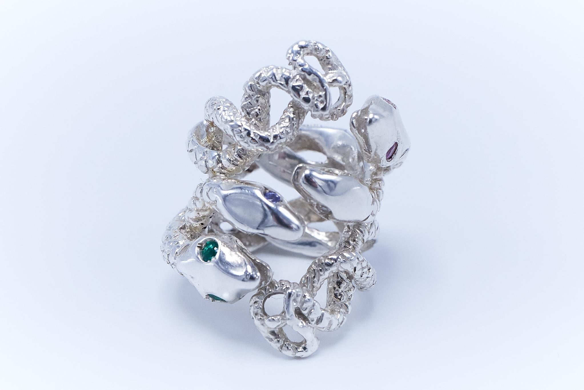 Taille brillant Tanzanite émeraude, diamant blanc, saphir et émeraude  J Dauphin, bague serpent en argent sterling en vente