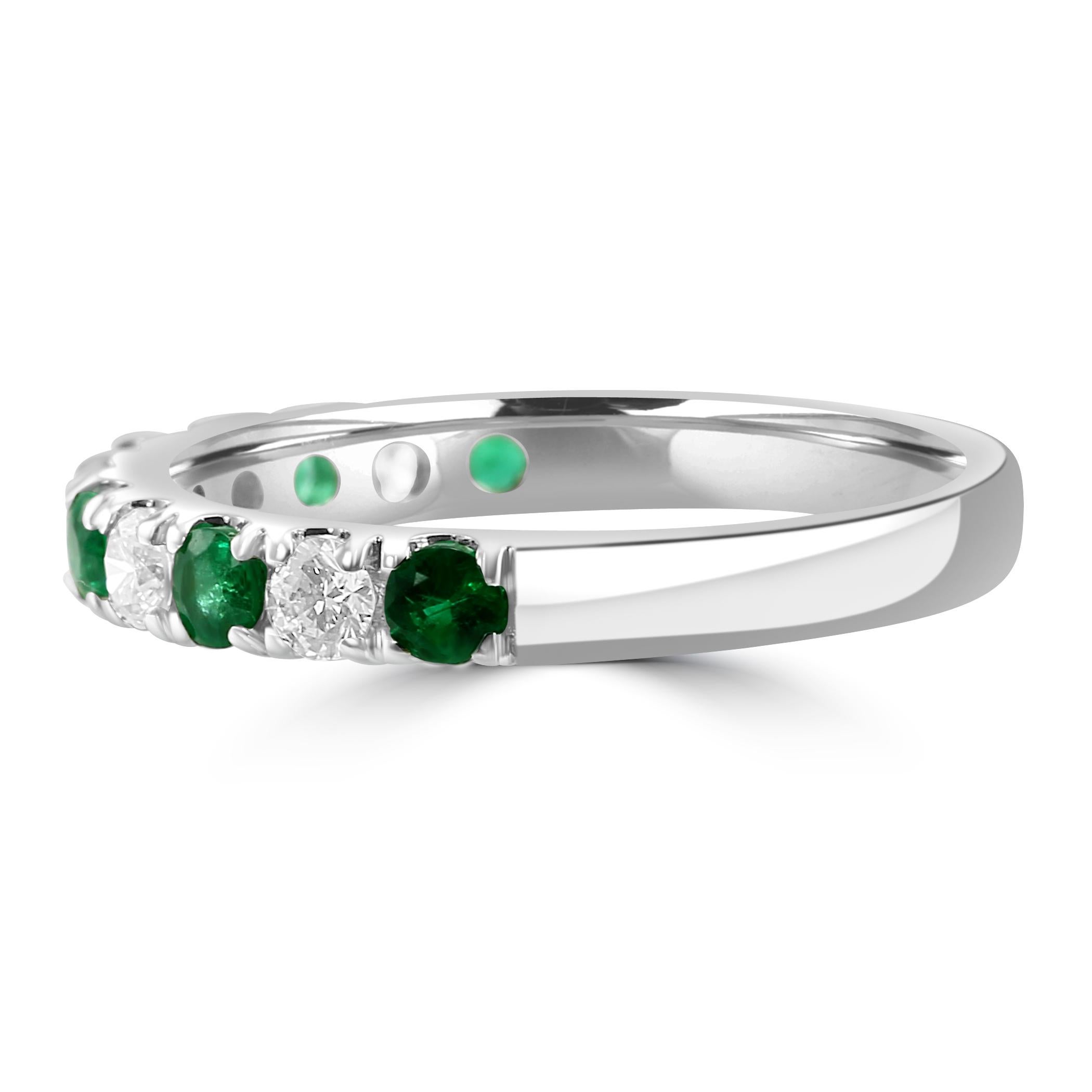 For Sale:  Emerald White Diamond Round 18K White Gold 11 Stone Fashion Engagement Band Ring 2