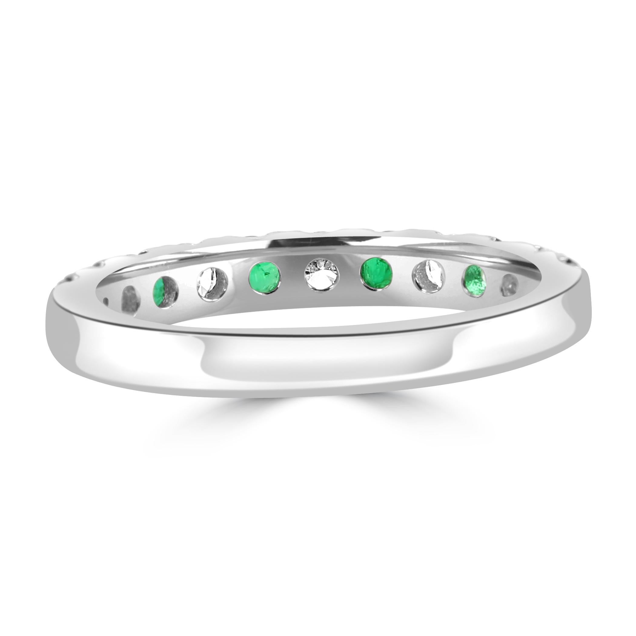 For Sale:  Emerald White Diamond Round 18K White Gold 11 Stone Fashion Engagement Band Ring 5
